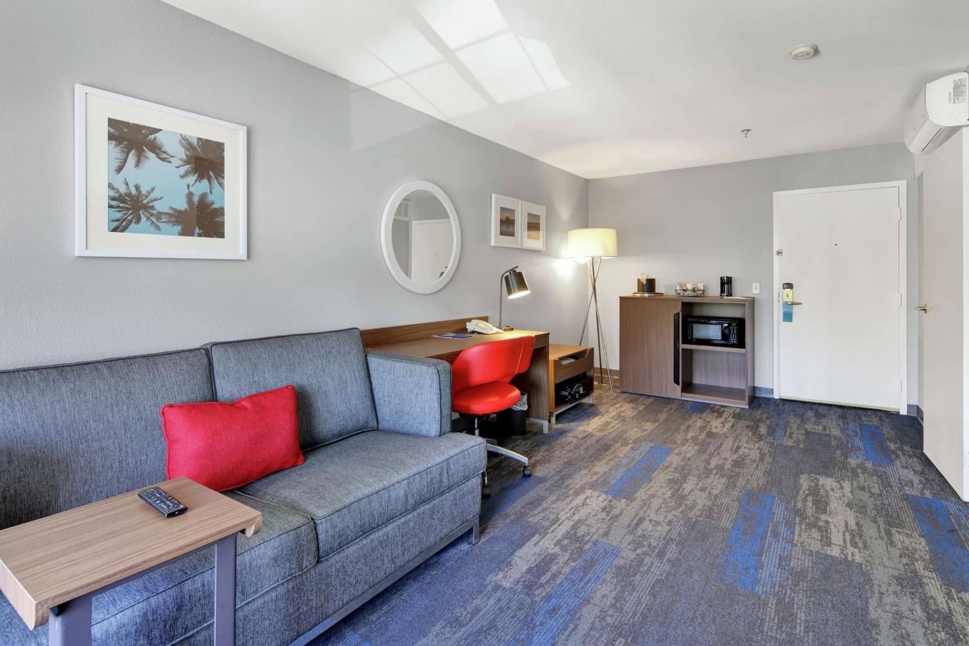 Hampton Inn & Suites Santa Ana/Orange County Airport gallery photo in Santa Ana, CA — image 10
