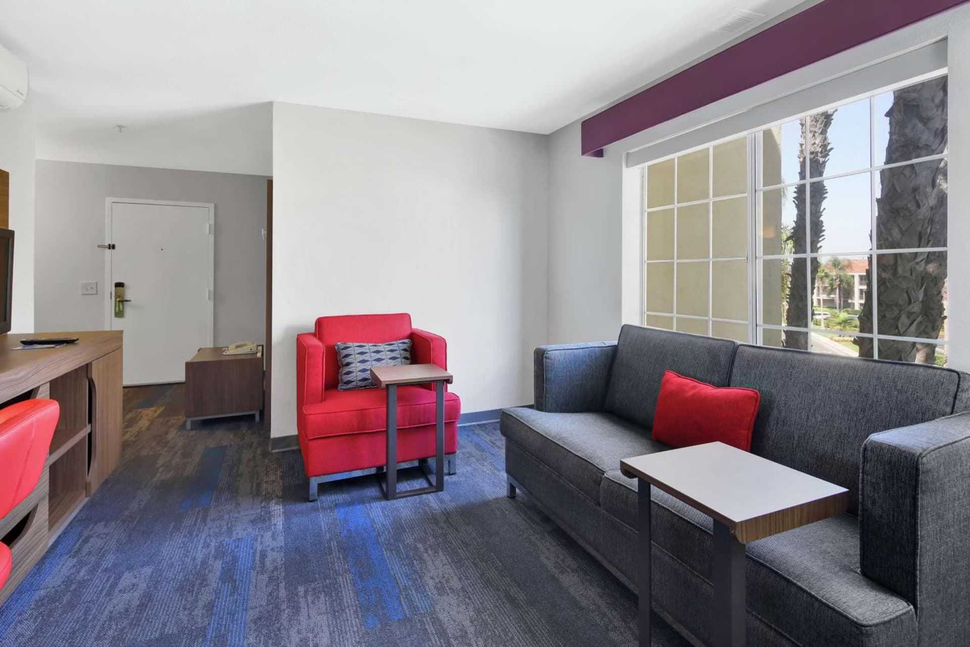 Hampton Inn & Suites Santa Ana/Orange County Airport gallery photo in Santa Ana, CA — image 22