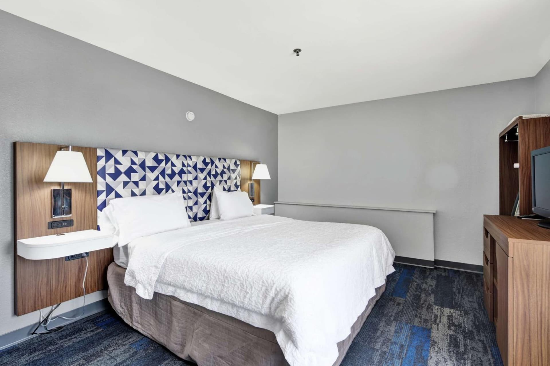 Hampton Inn & Suites Santa Ana/Orange County Airport gallery photo in Santa Ana, CA — image 17