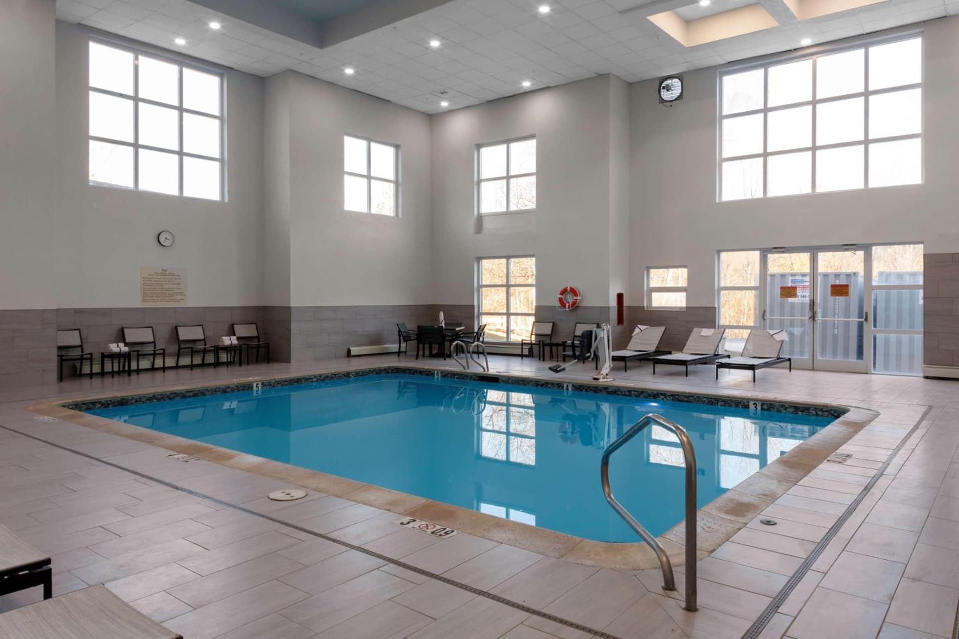 Hampton Inn by Hilton Concord/Bow gallery photo in Concord, NH — image 6