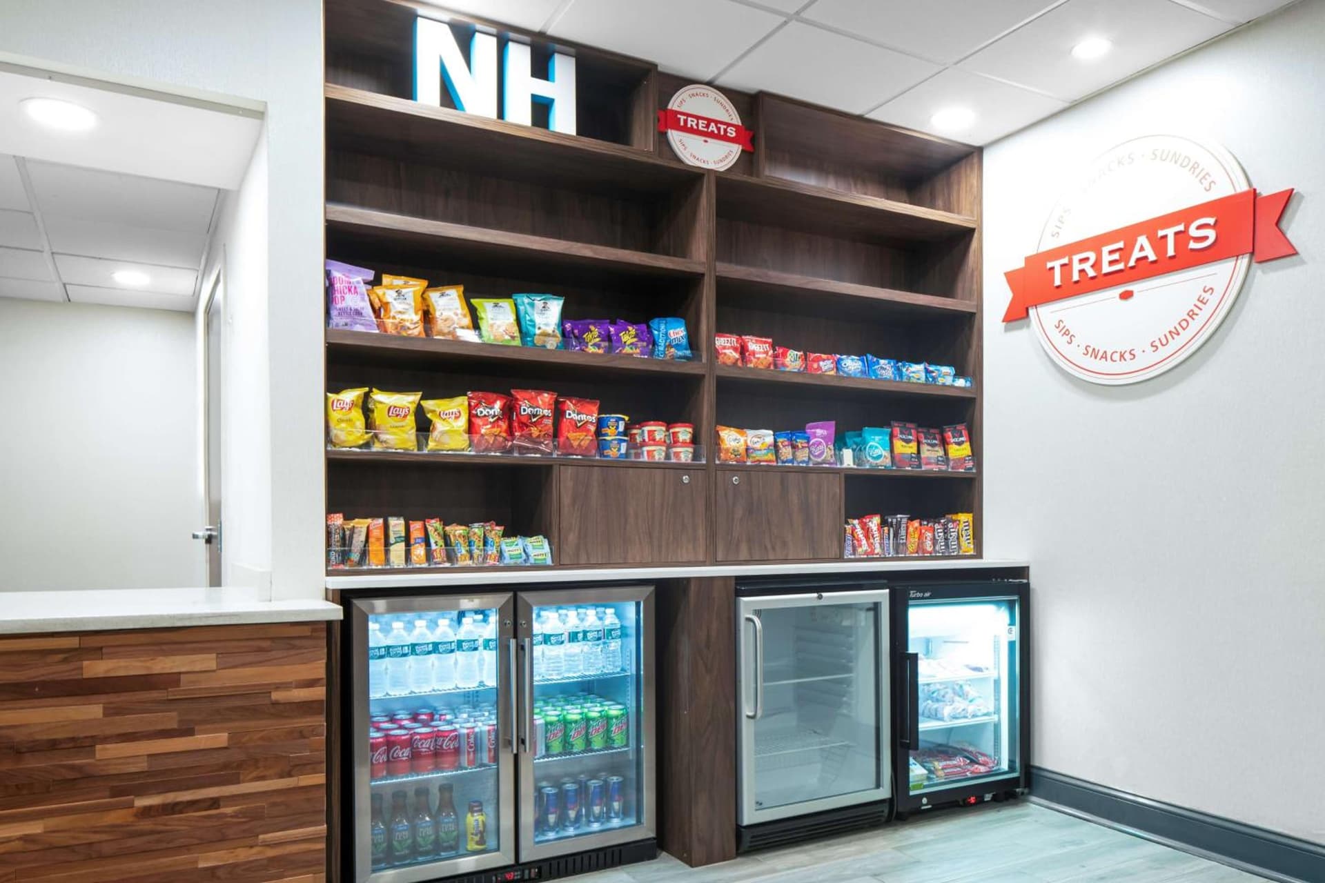 Hampton Inn by Hilton Concord/Bow gallery photo in Concord, NH — image 16