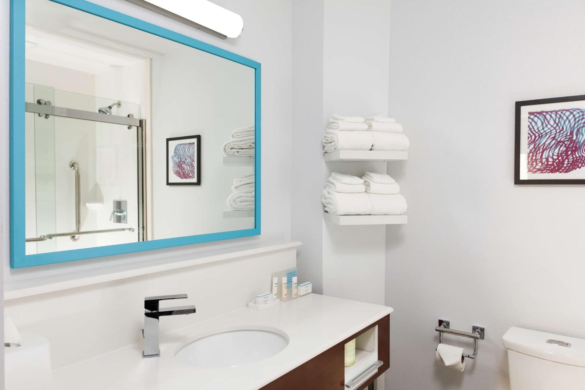 Hampton Inn by Hilton Concord/Bow gallery photo in Concord, NH — image 9