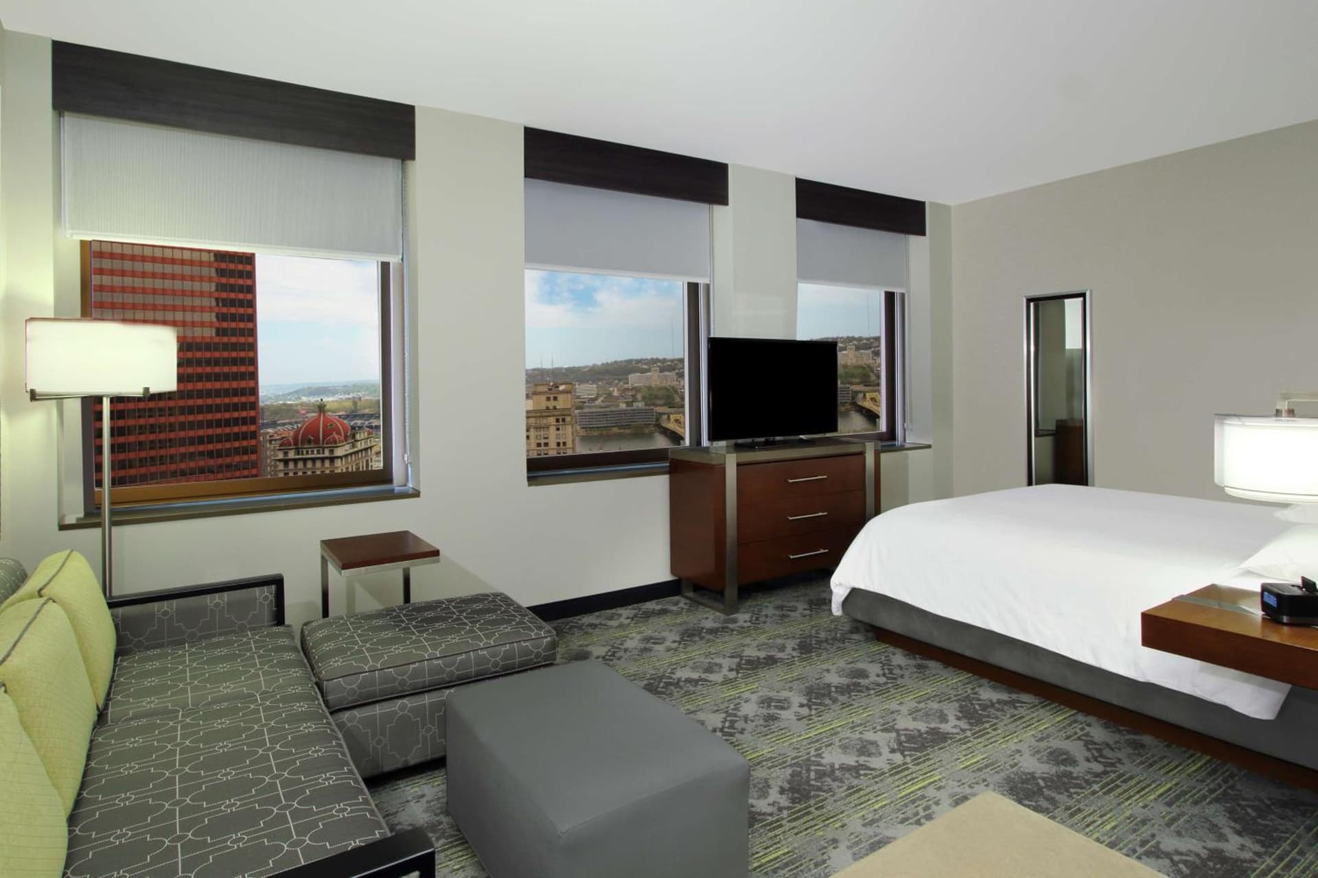 Embassy Suites Pittsburgh Downtown gallery photo in Pittsburgh, PA — image 10