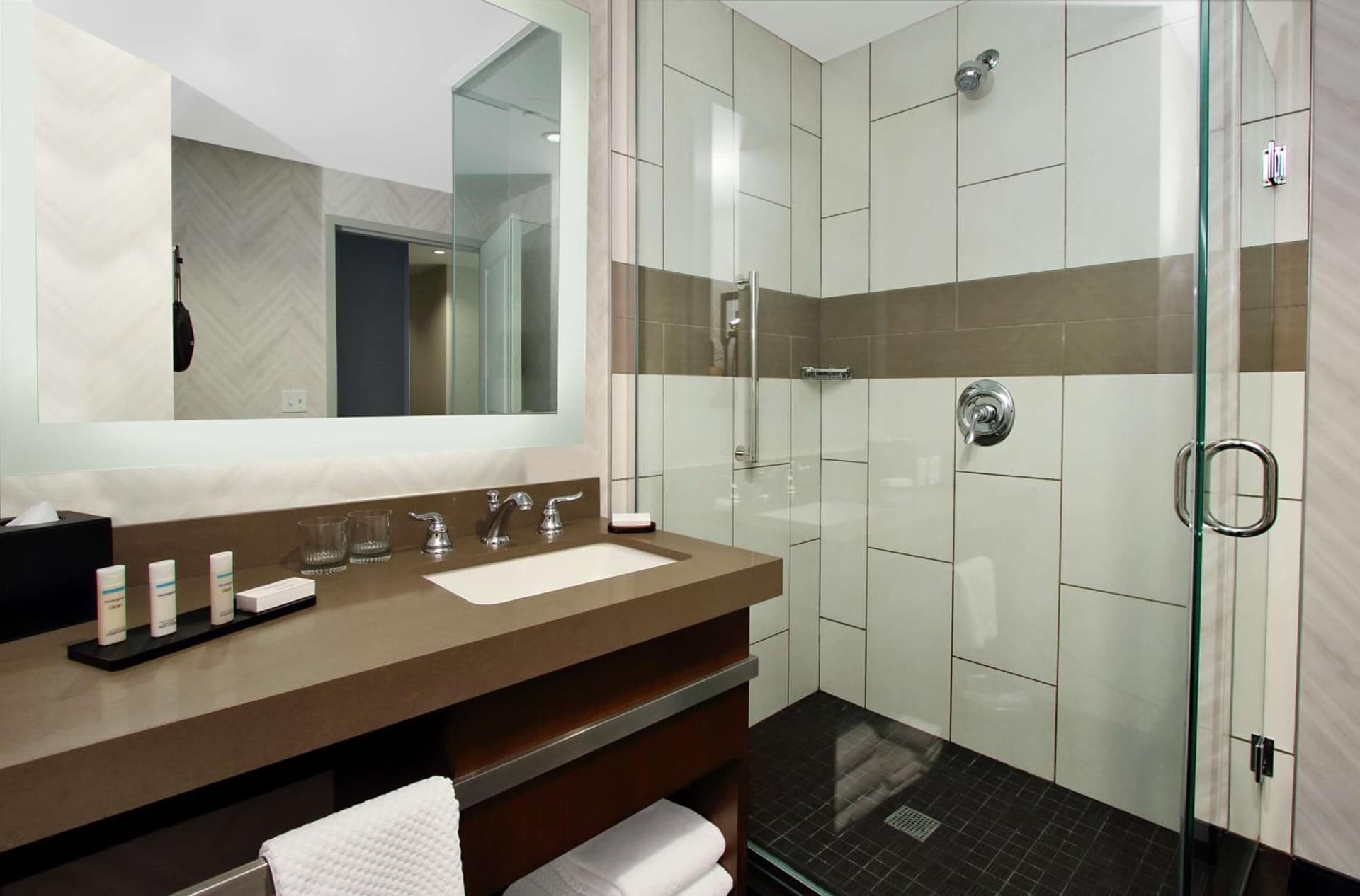 Embassy Suites Pittsburgh Downtown gallery photo in Pittsburgh, PA — image 46