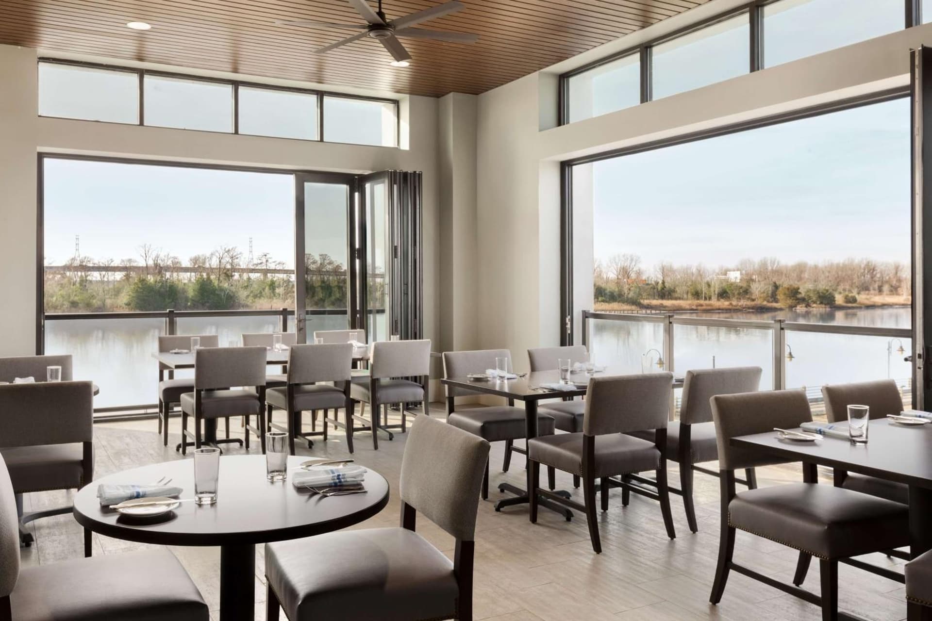 Embassy Suites By Hilton Wilmington Riverfront gallery photo in Wilmington, NC — image 40