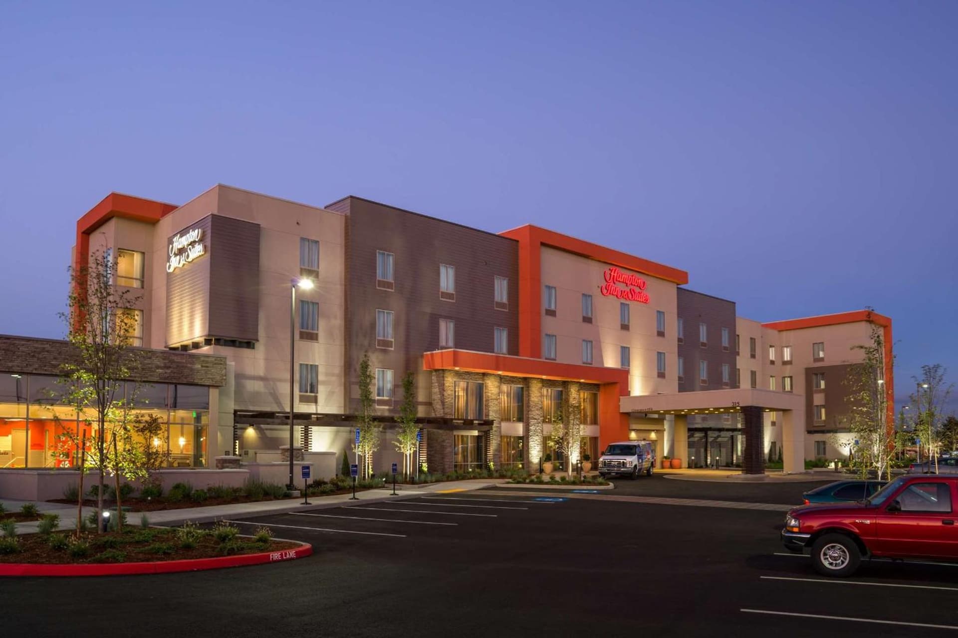 Hampton Inn & Suites Portland/Vancouver property views in Vancouver, WA — gallery photo 3