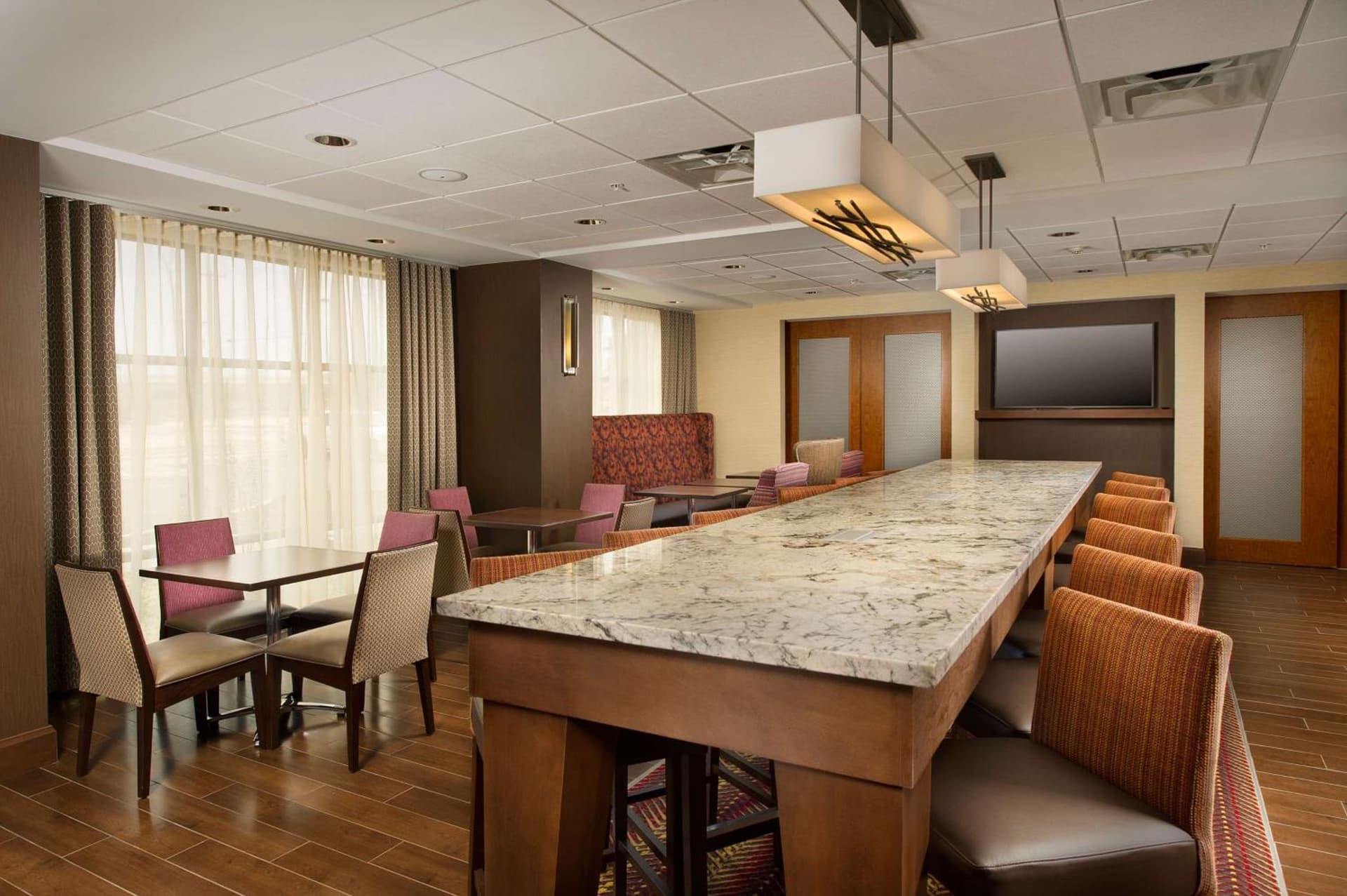 Hampton Inn Temple interior in Temple, TX — gallery photo 2