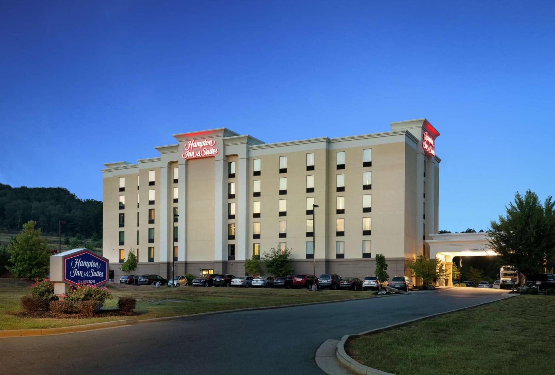 Hampton Inn and Suites Adairsville/Calhoun Area featured exterior or lobby in Adairsville, GA — similar hotel