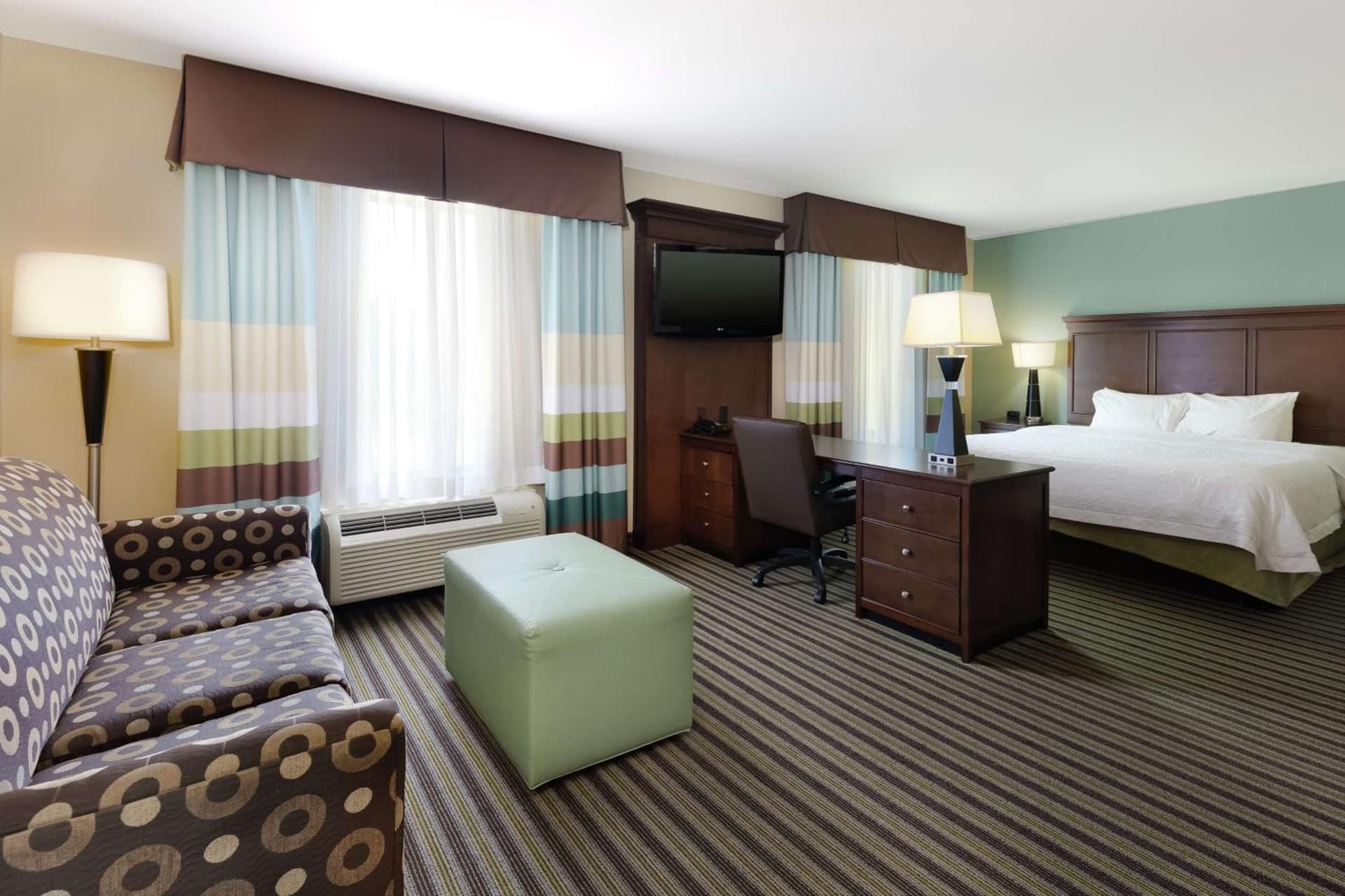 Hampton Inn and Suites Adairsville/Calhoun Area interior in Adairsville, GA — gallery photo 2
