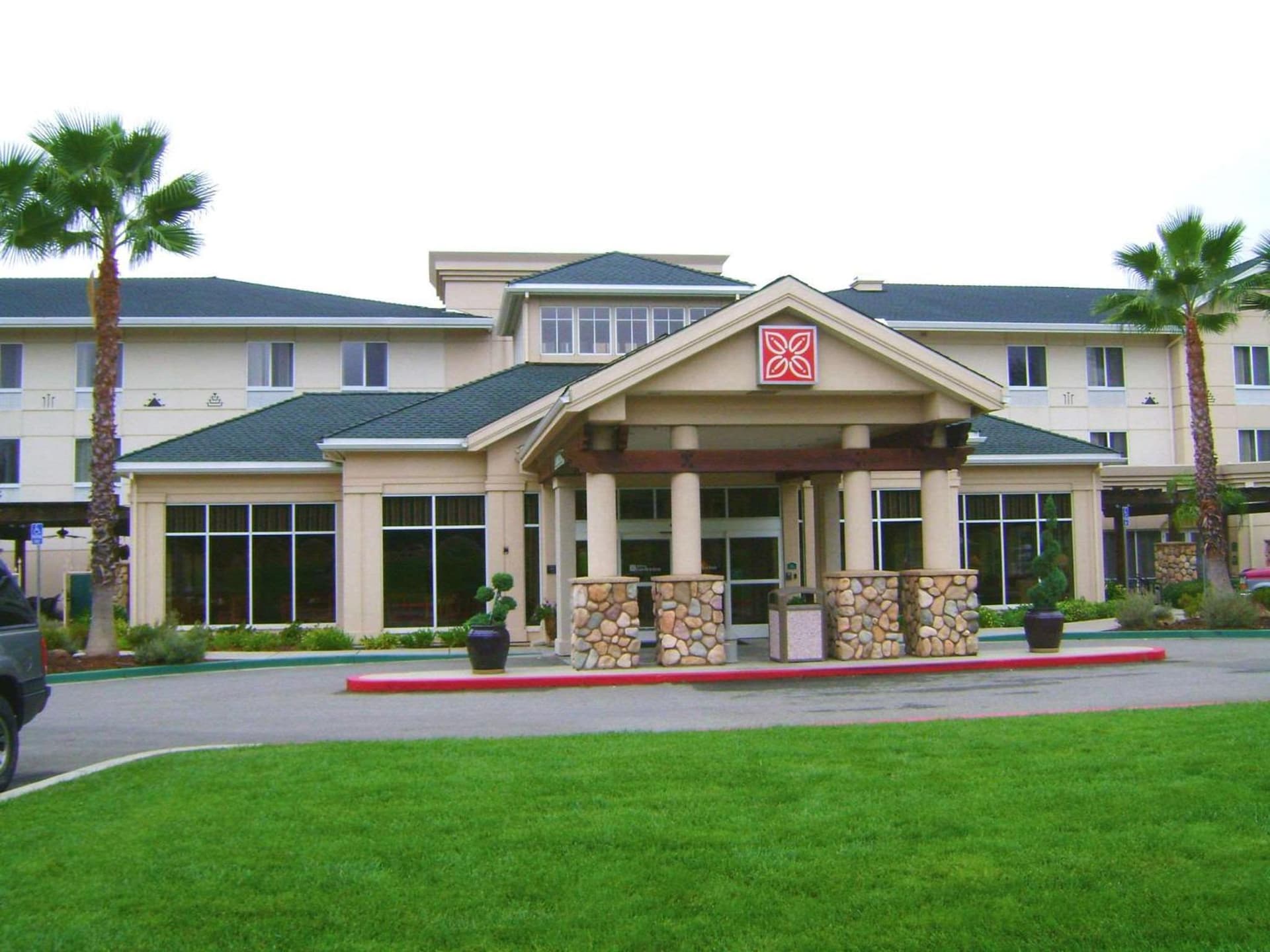 Hilton Garden Inn Redding interior in Redding, CA — gallery photo 2