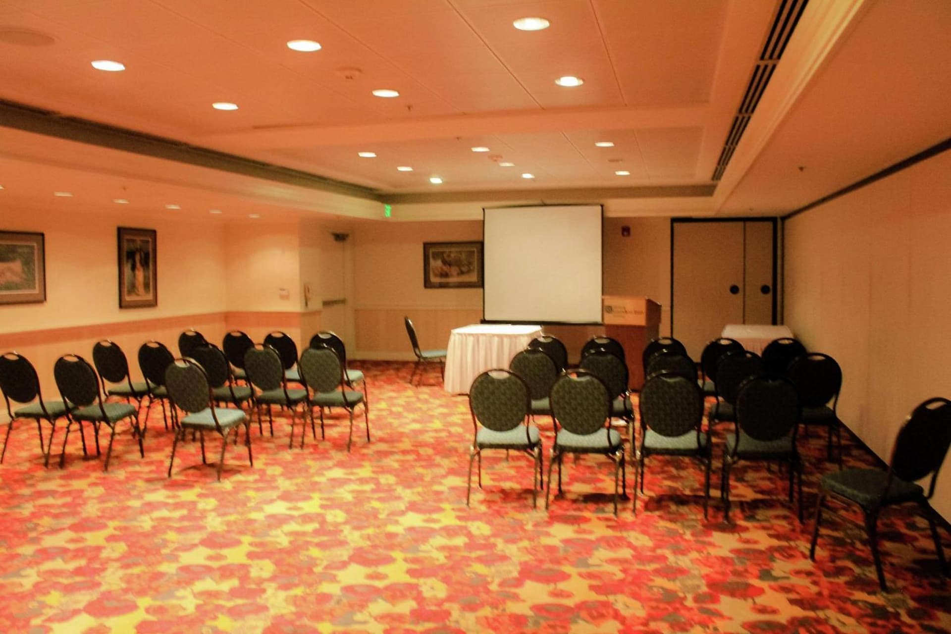 Hilton Garden Inn Redding gallery photo in Redding, CA — image 31