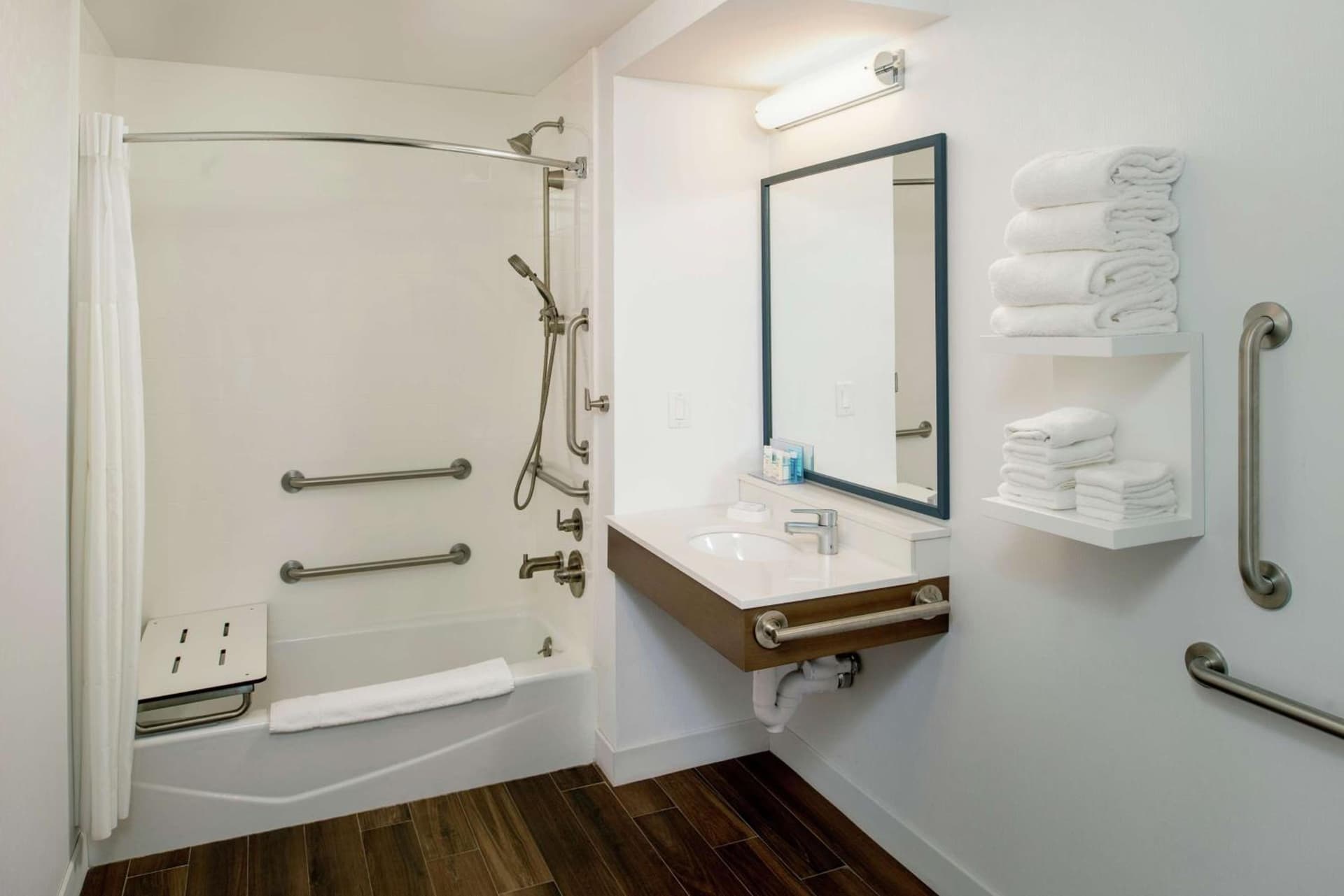 Hampton Inn & Suites Binghamton/Vestal gallery photo in Vestal — image 22