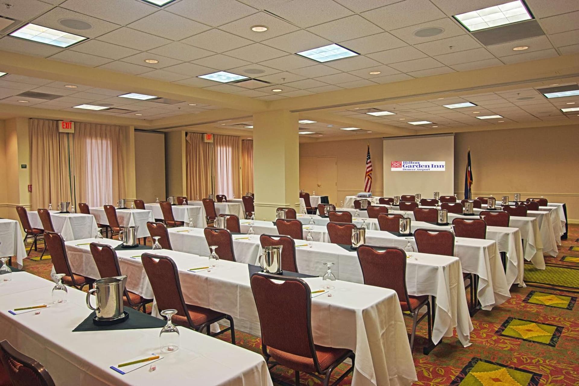 Hilton Garden Inn Denver Airport interior in Aurora, CO — gallery photo 2