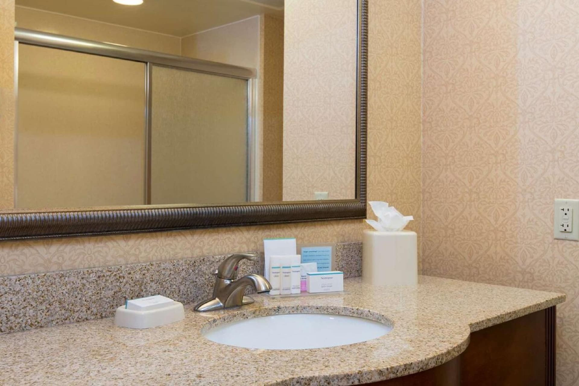 Hampton Inn Schenectady Downtown gallery photo in Schenectady, NY — image 32