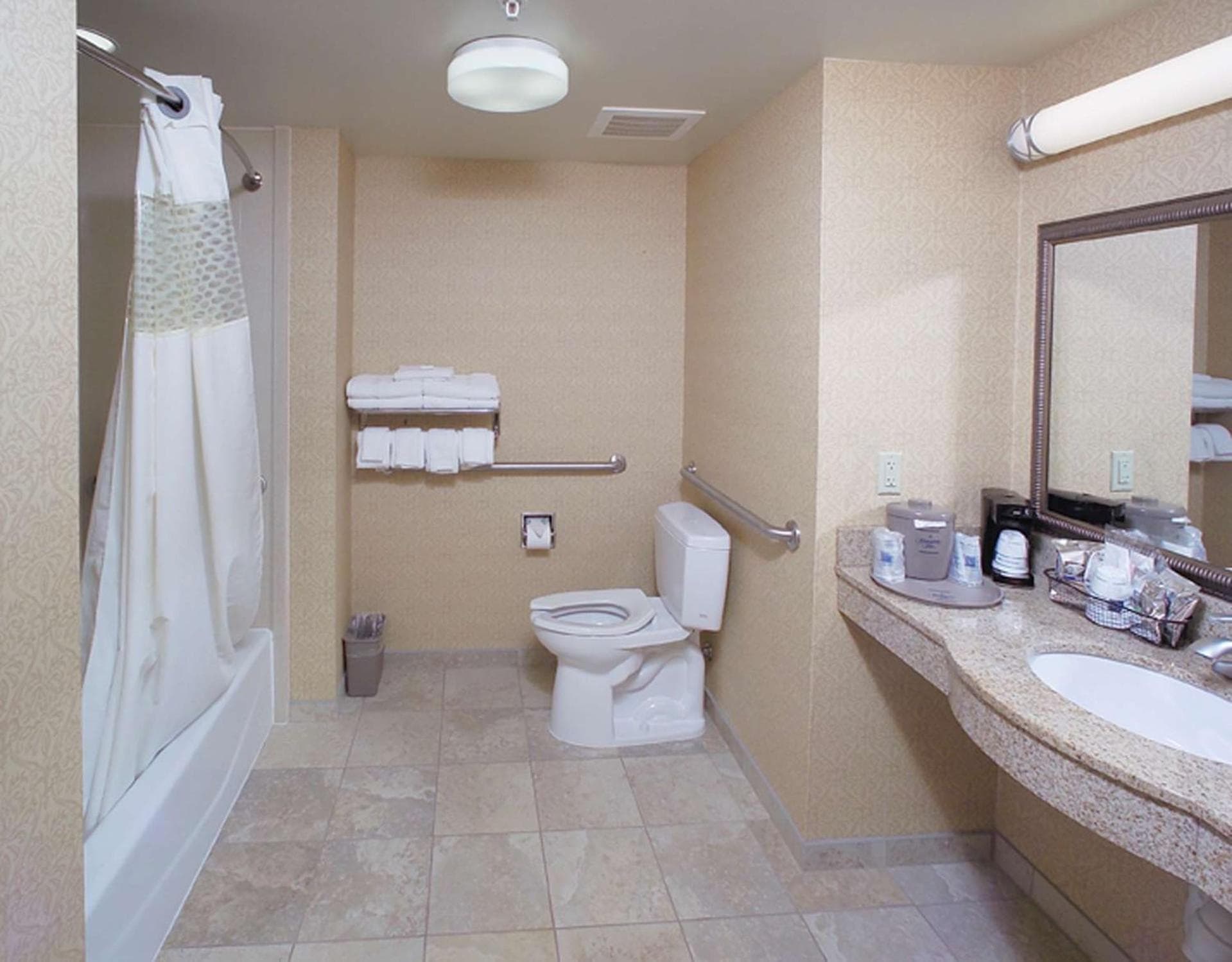 Hampton Inn Schenectady Downtown gallery photo in Schenectady, NY — image 6