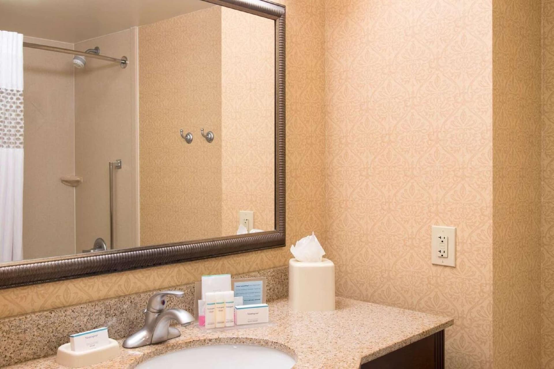 Hampton Inn Schenectady Downtown gallery photo in Schenectady, NY — image 26