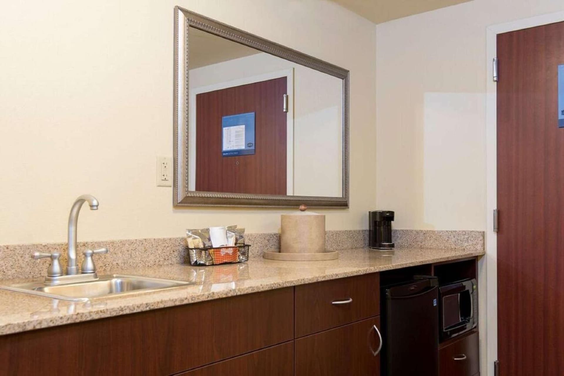 Hampton Inn Schenectady Downtown gallery photo in Schenectady, NY — image 25