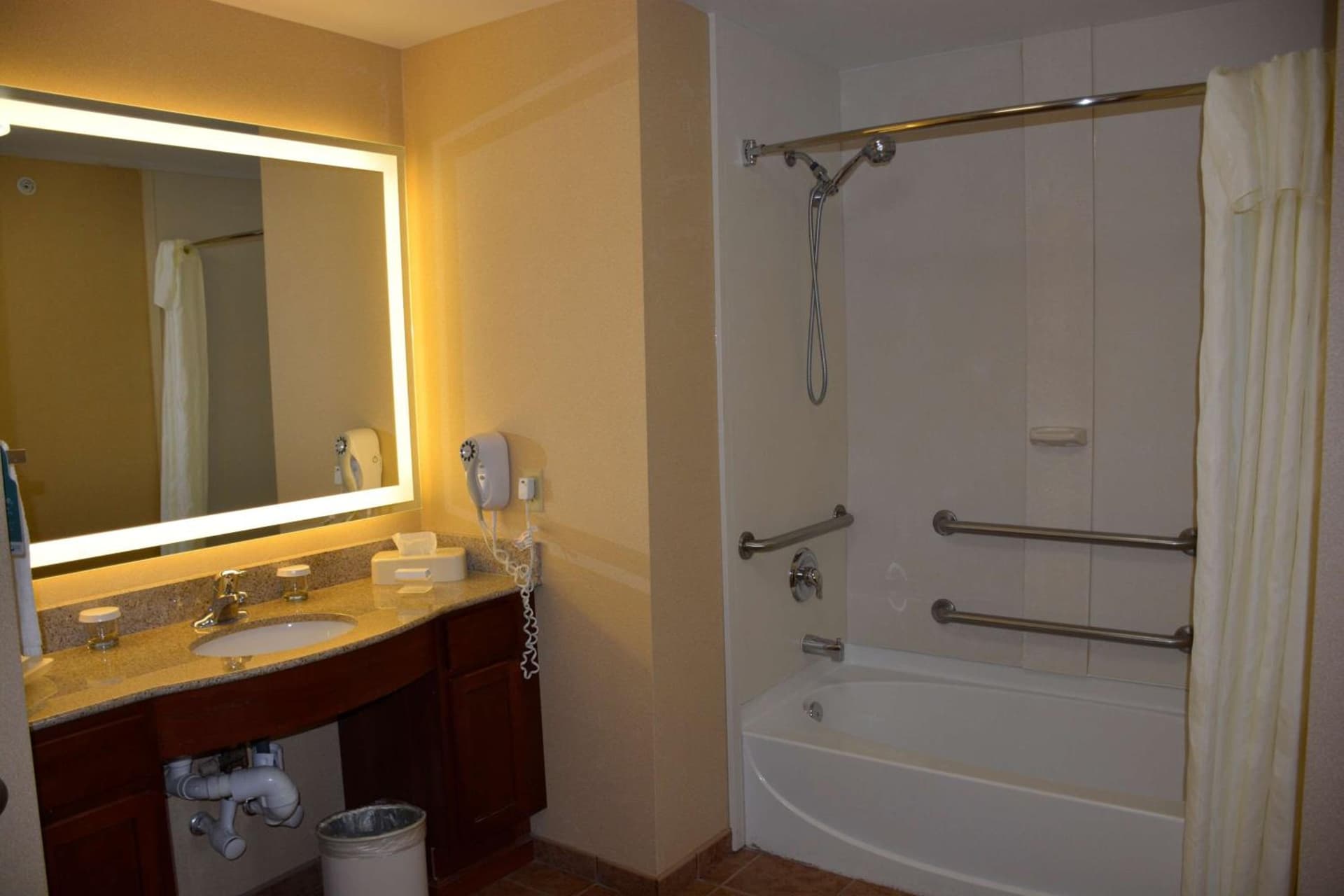 Homewood Suites by Hilton Brighton gallery photo in Brighton, MI — image 25