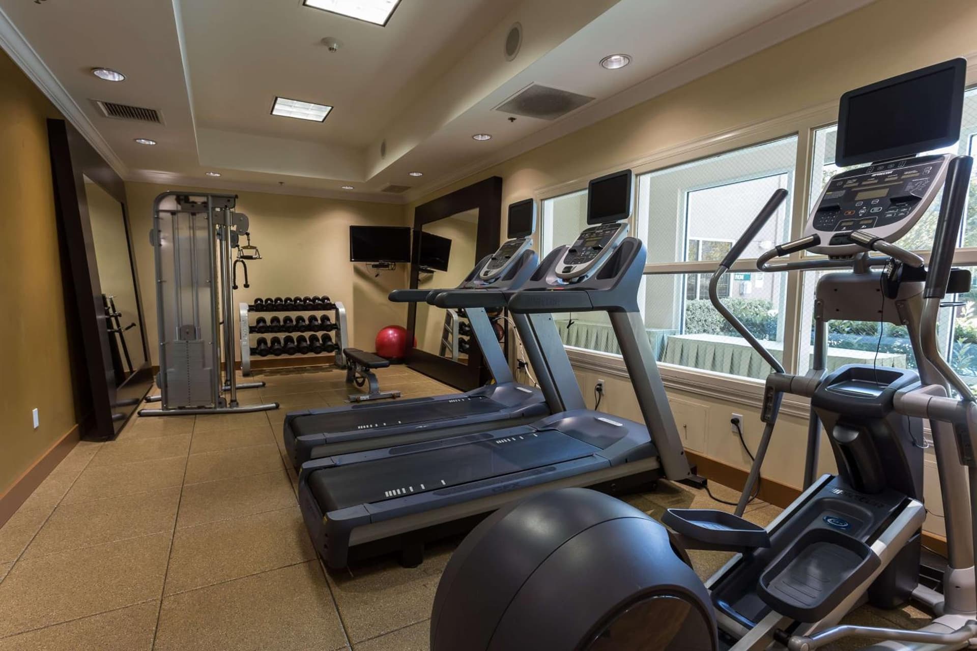 Hilton Garden Inn San Mateo gallery photo in San Mateo, CA — image 17