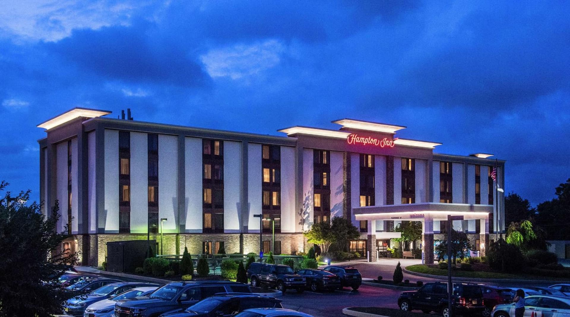 Hampton Inn Philadelphia-Great Valley interior in Frazer, PA — gallery photo 2