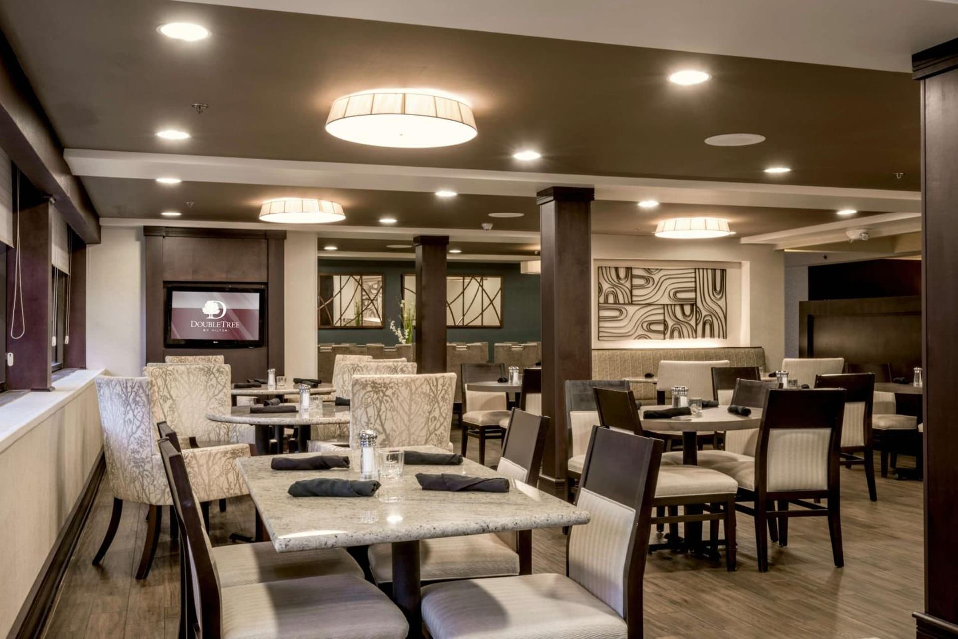 DoubleTree by Hilton Montgomery Downtown gallery photo in Montgomery, AL — image 11