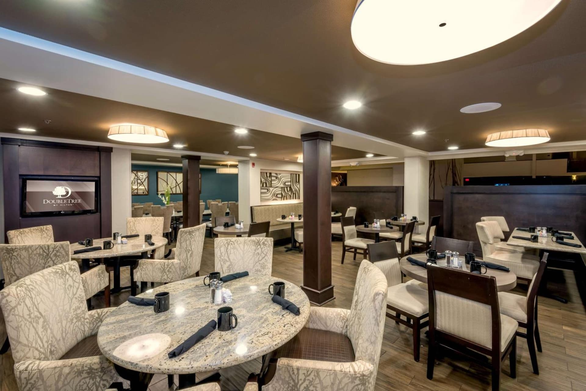 DoubleTree by Hilton Montgomery Downtown gallery photo in Montgomery, AL — image 74