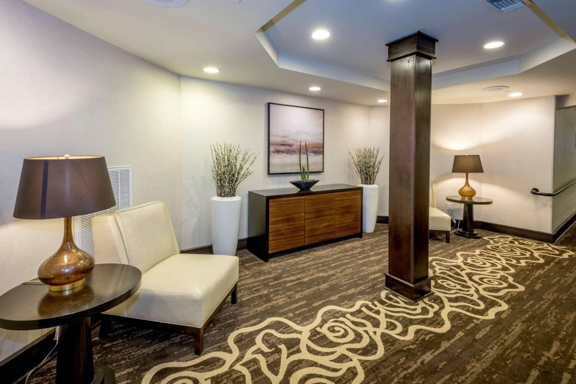DoubleTree by Hilton Montgomery Downtown gallery photo in Montgomery, AL — image 21