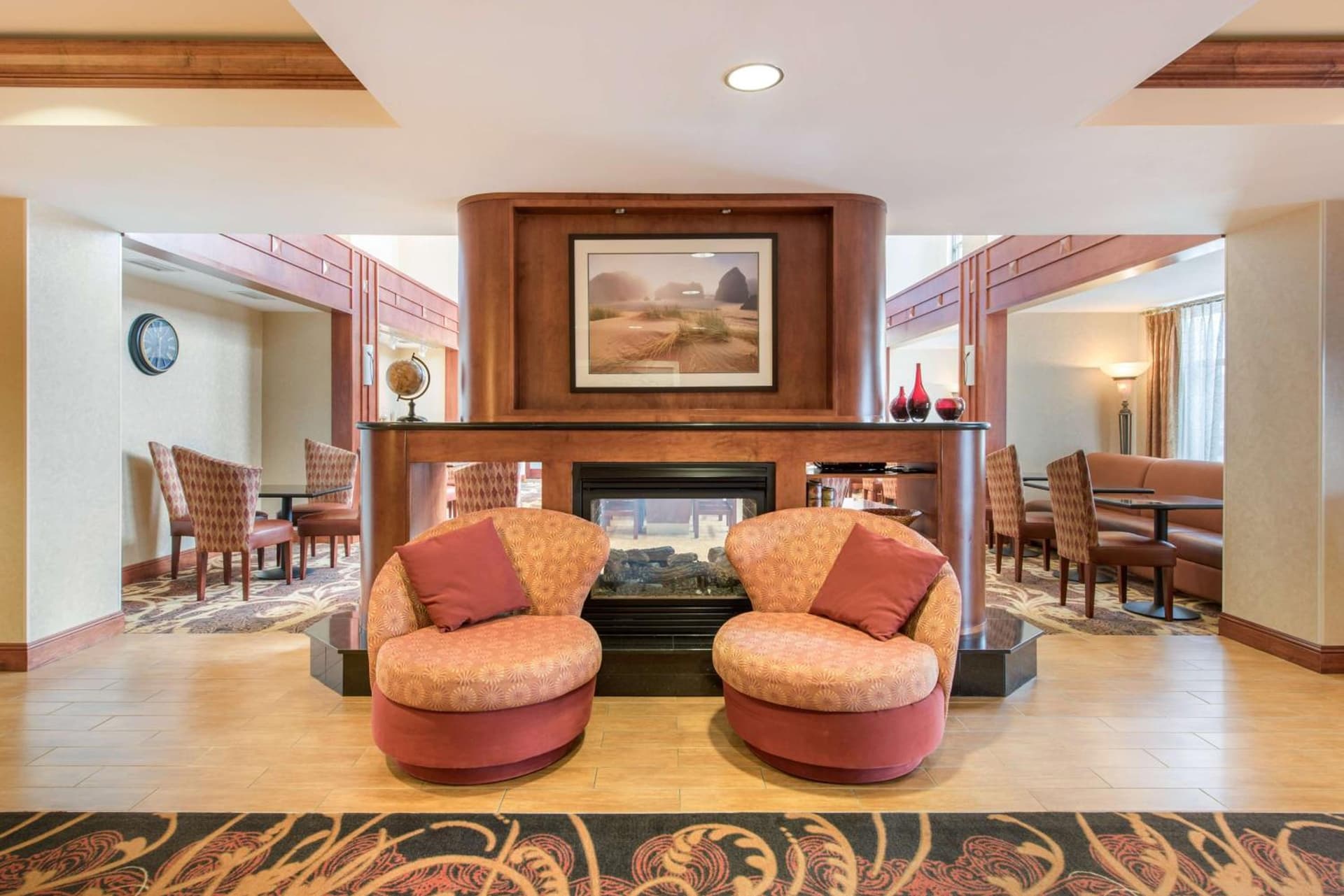 Hampton Inn & Suites Arcata interior in Arcata, CA — gallery photo 2