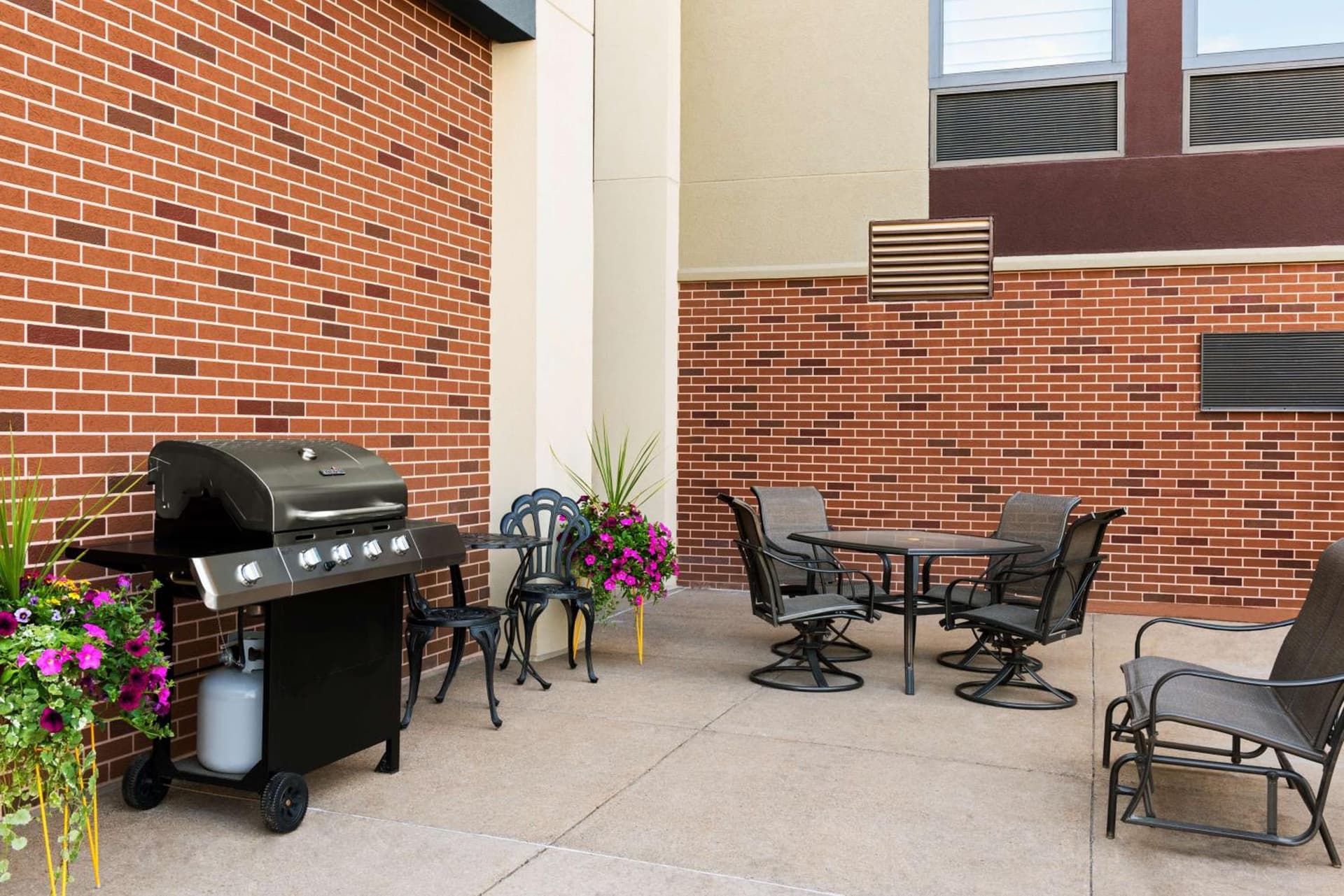 Hampton Inn Wausau interior in Wausau, WI — gallery photo 2