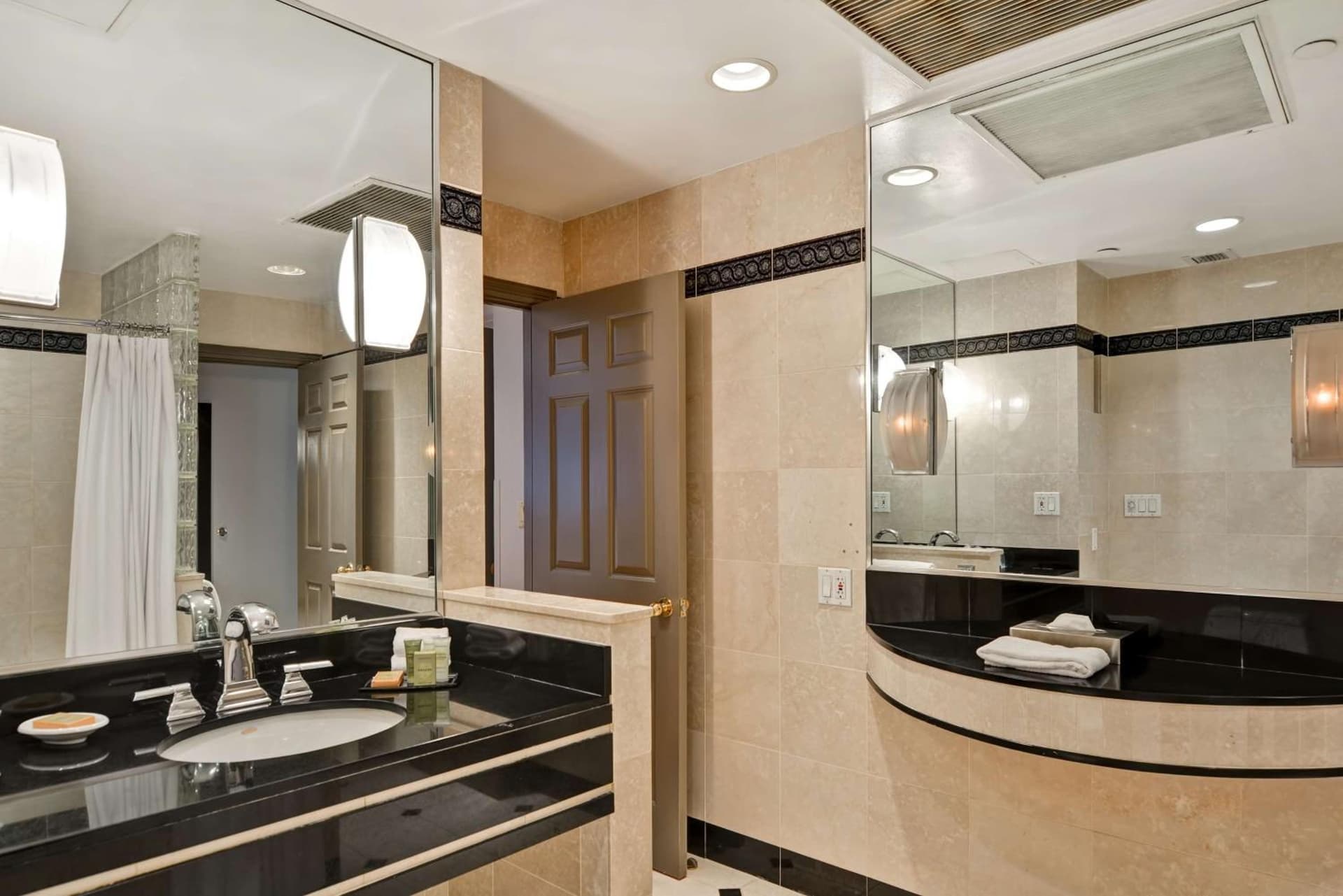 The Cincinnatian Curio Collection by Hilton gallery photo in Cincinnati, OH — image 21
