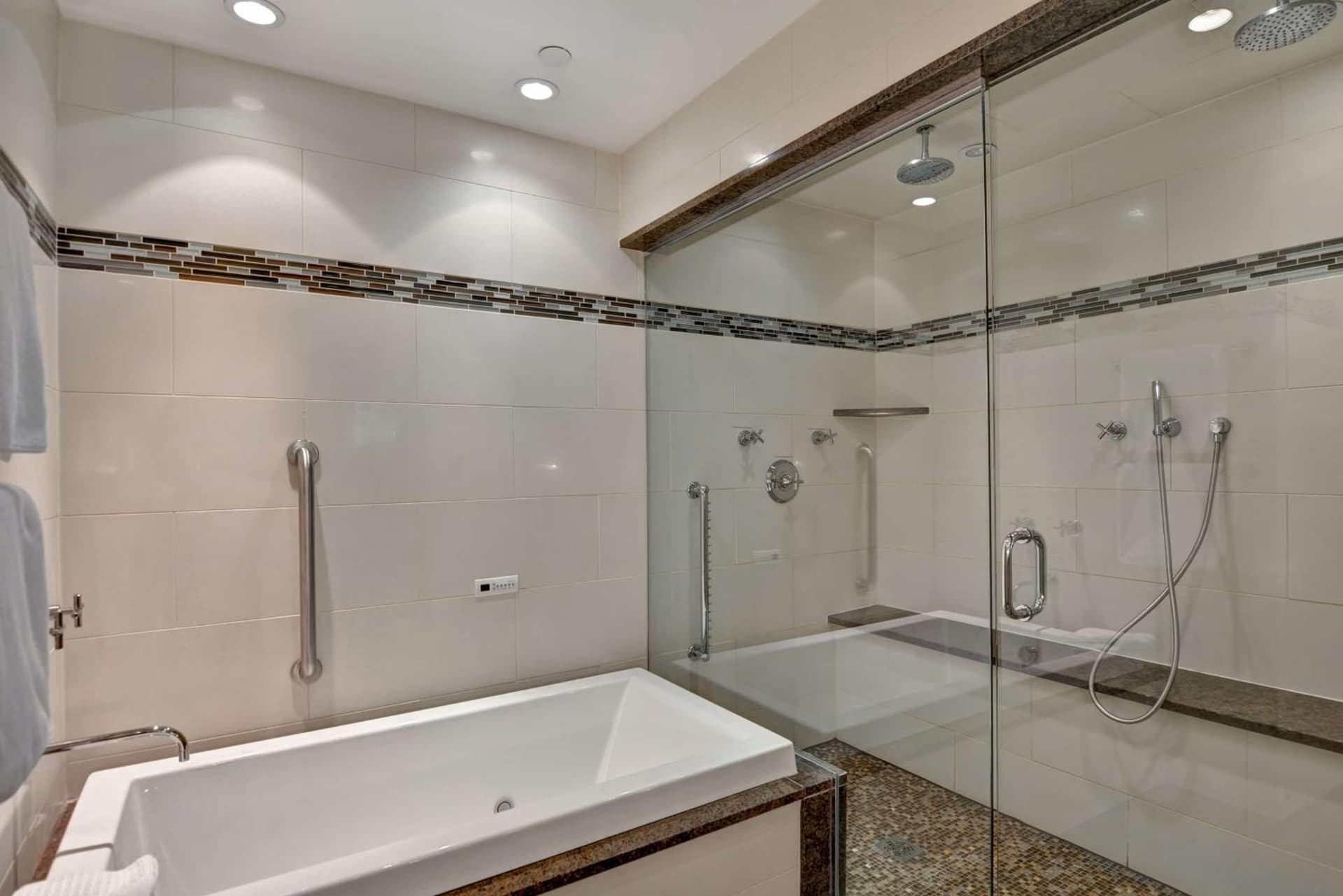 The Cincinnatian Curio Collection by Hilton gallery photo in Cincinnati, OH — image 12