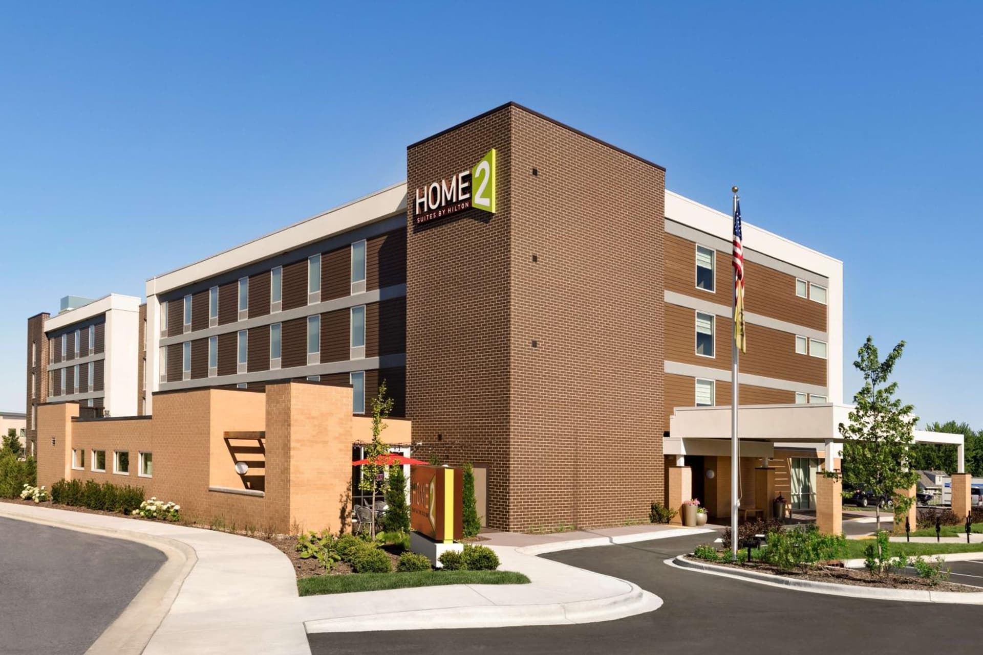 Home2 Suites By Hilton Menomonee Falls Milwaukee interior in Menomonee Falls, WI — gallery photo 2