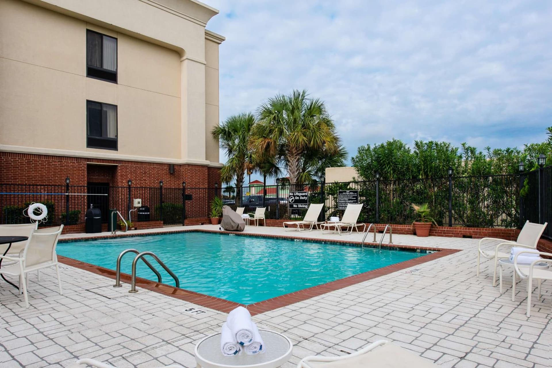 Hampton Inn & Suites Port Arthur gallery photo in Port Arthur, TX — image 8