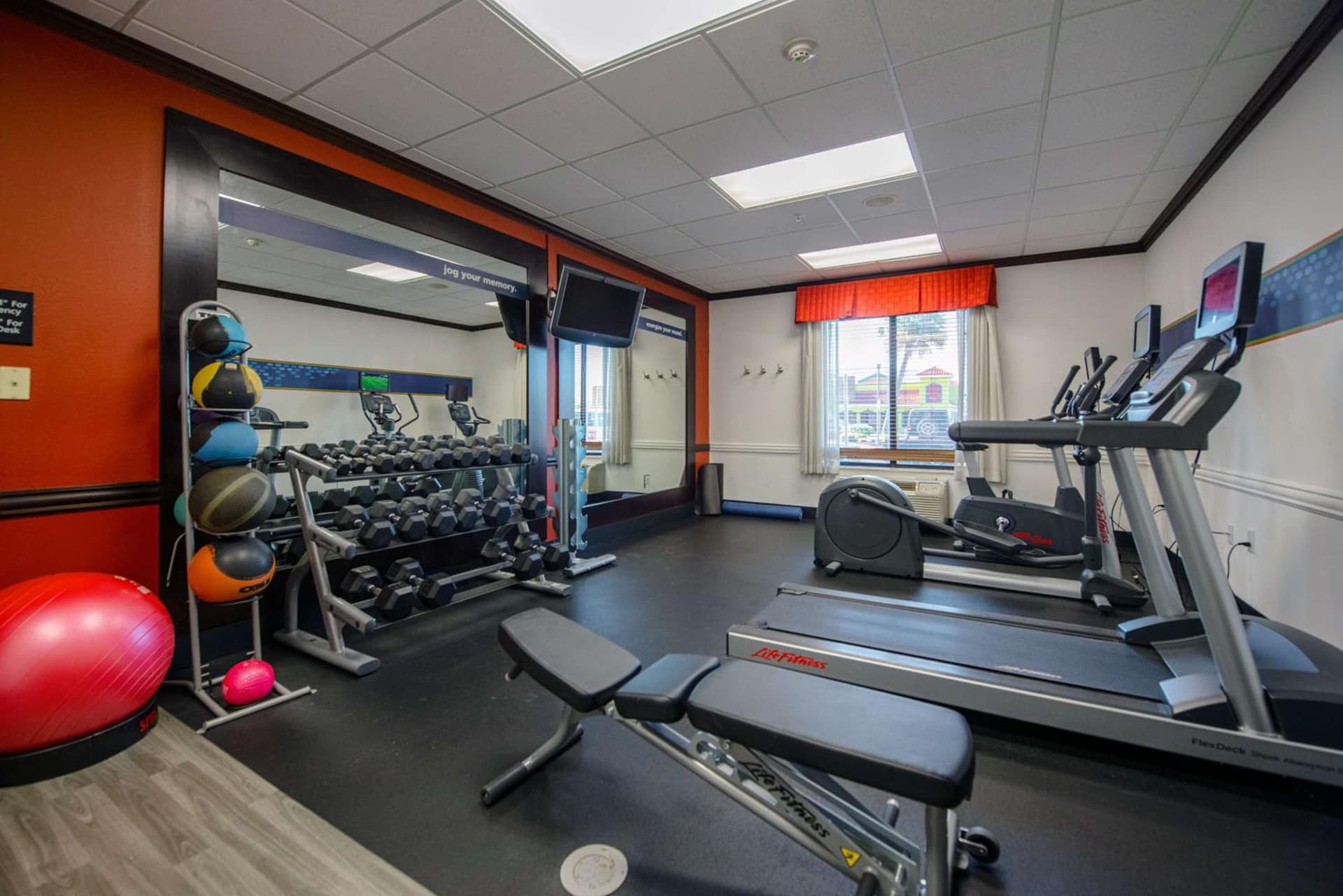 Hampton Inn & Suites Port Arthur gallery photo in Port Arthur, TX — image 17
