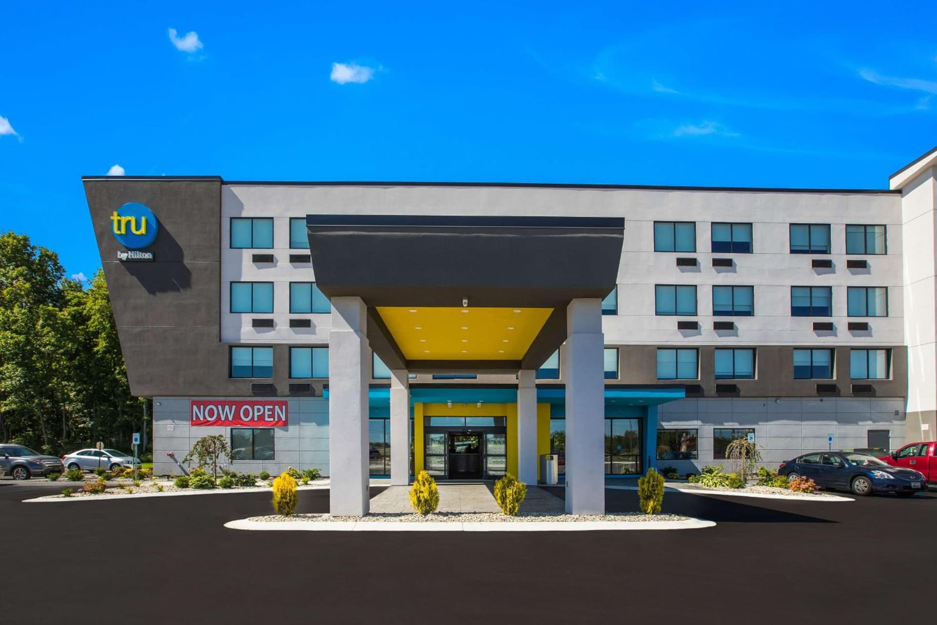 Tru By Hilton Saint Joseph interior in Stevensville, MI — gallery photo 2