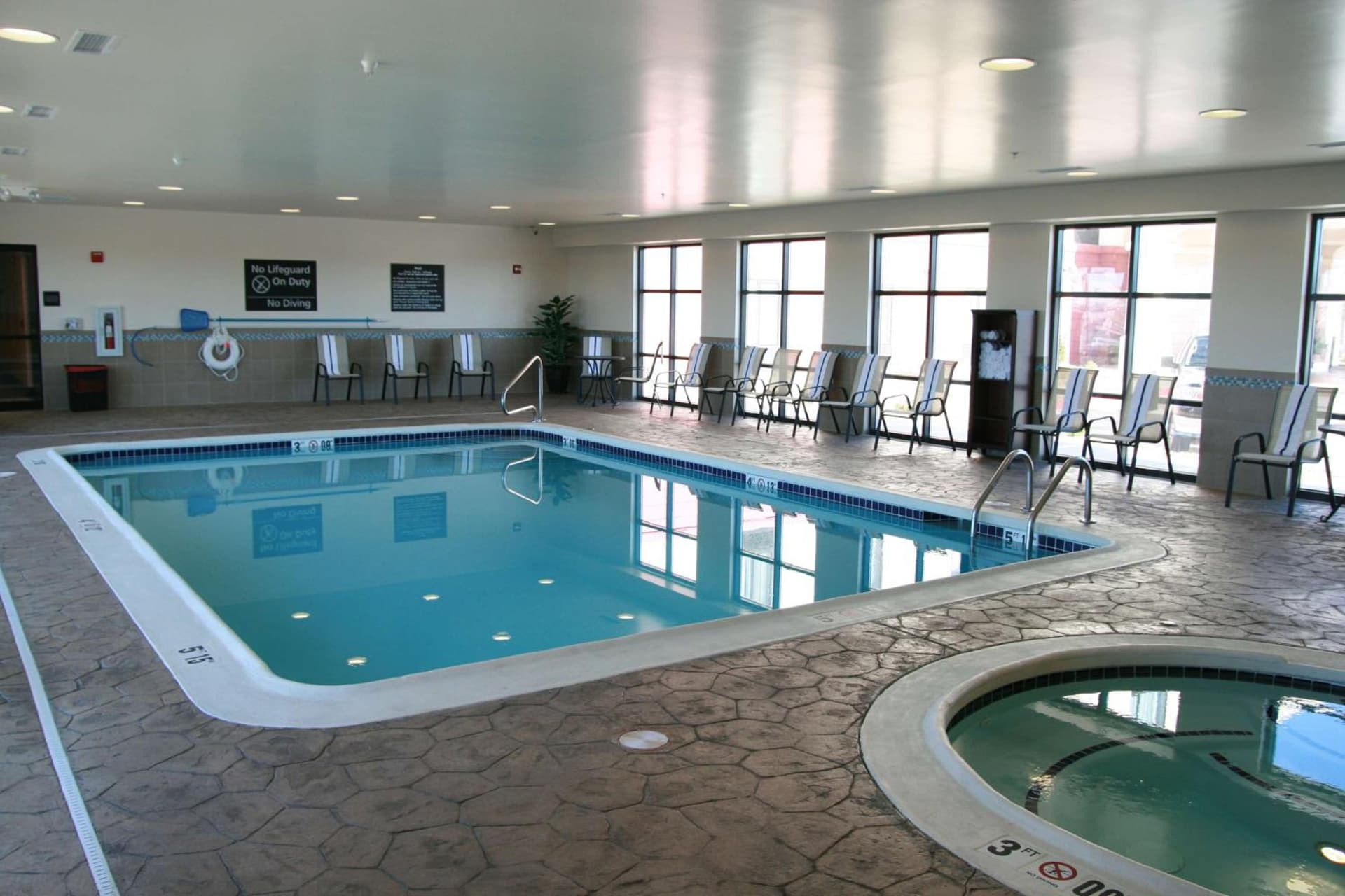 Hampton Inn Topeka gallery photo in Topeka, KS — image 25
