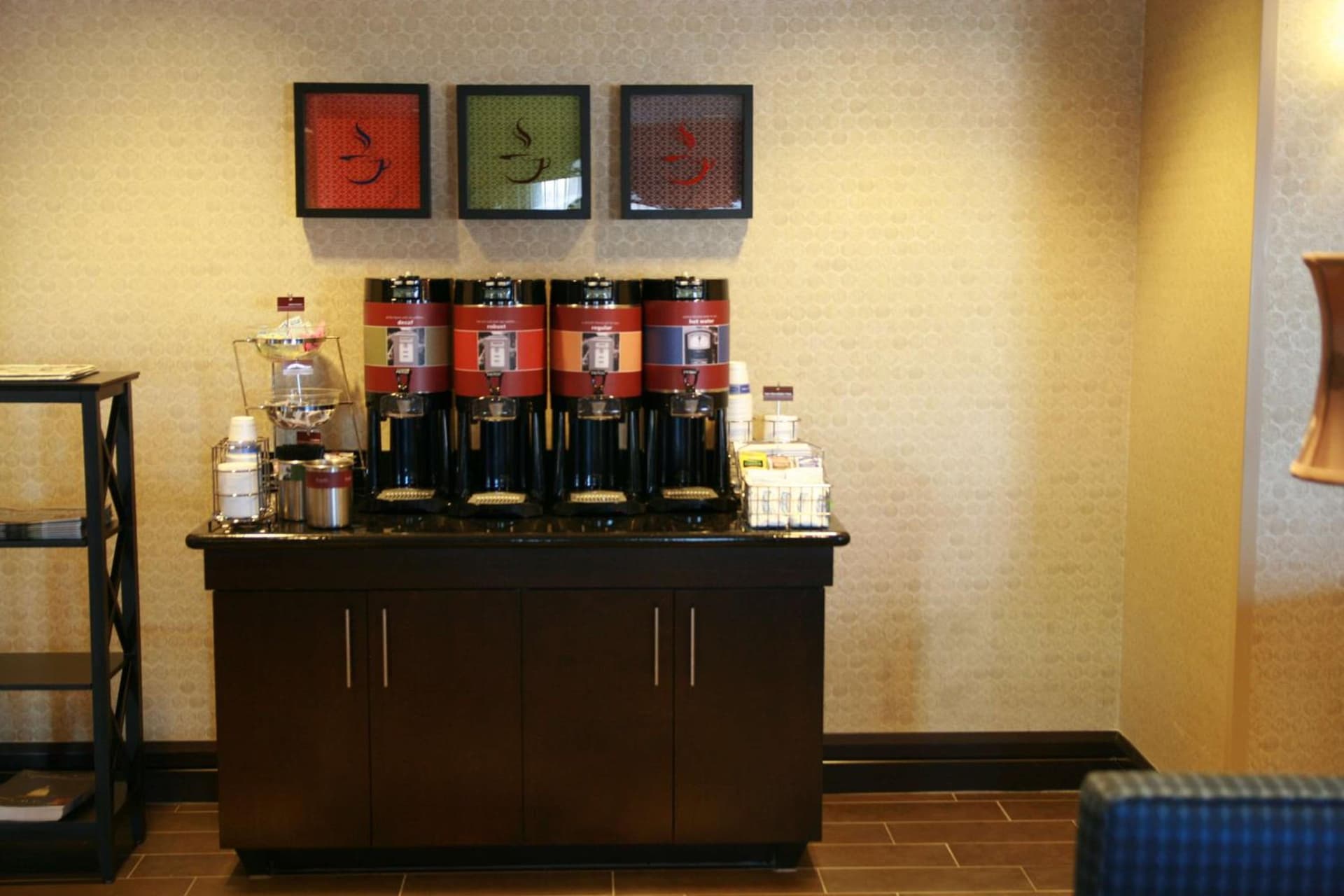 Hampton Inn Topeka gallery photo in Topeka, KS — image 24