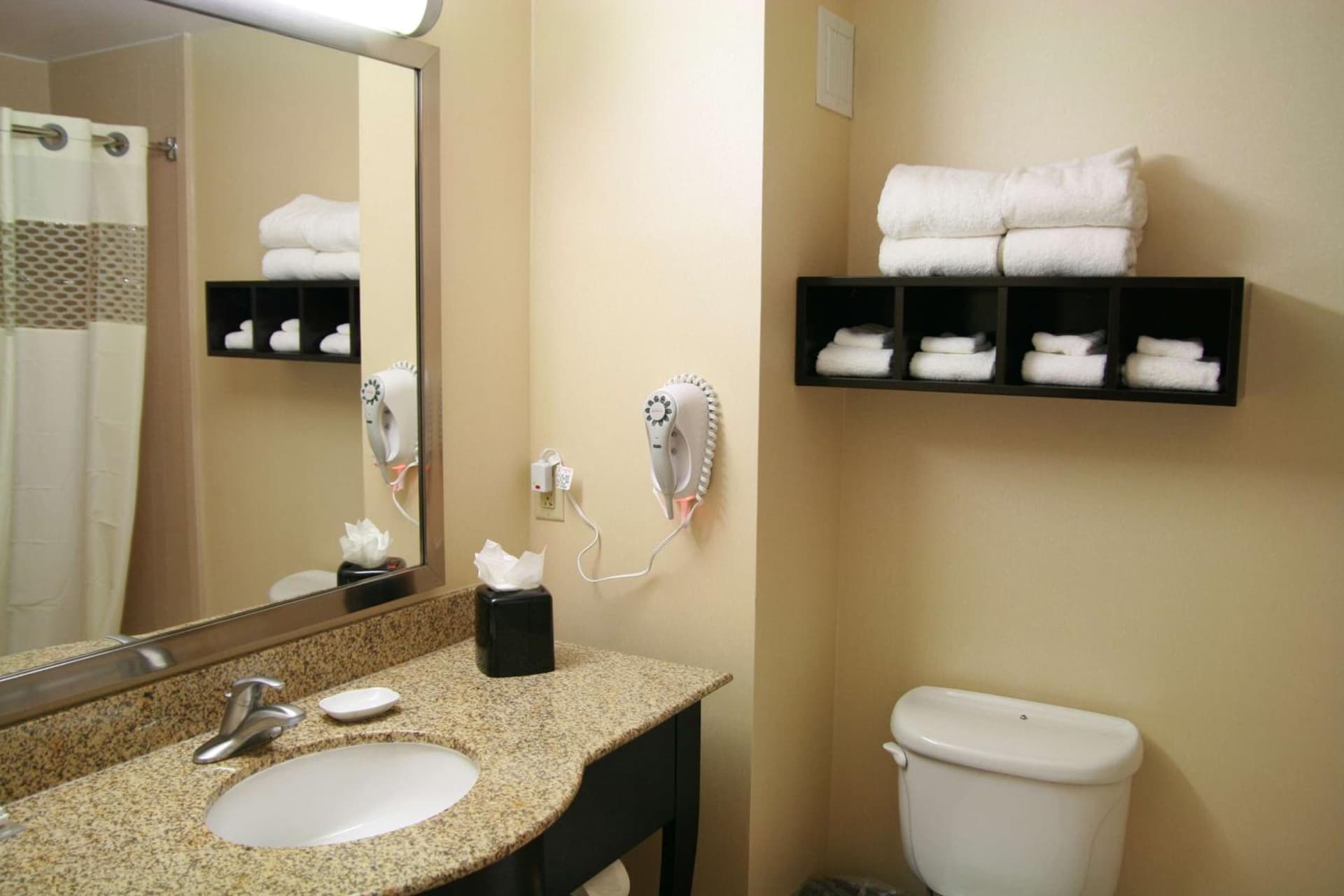 Hampton Inn Topeka gallery photo in Topeka, KS — image 27