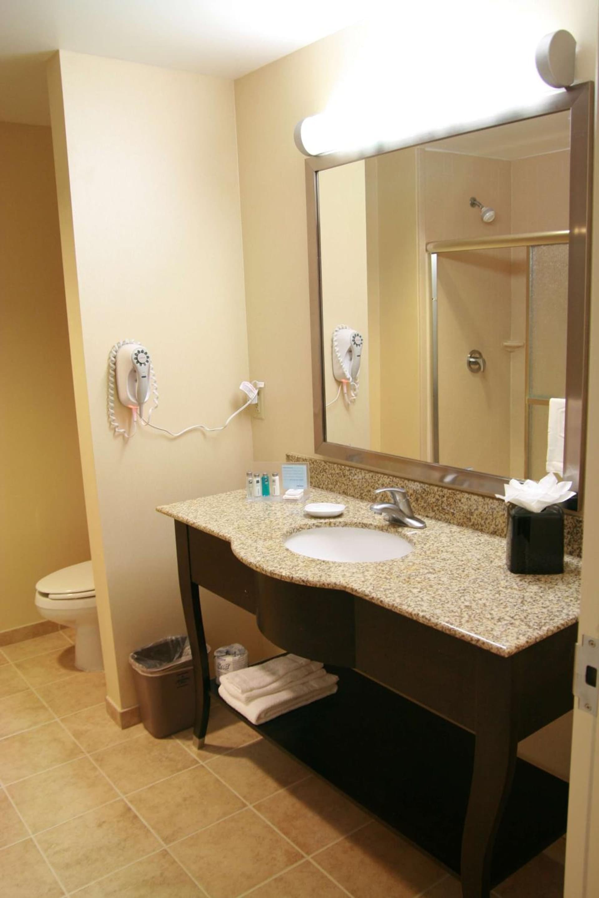 Hampton Inn Topeka gallery photo in Topeka, KS — image 16