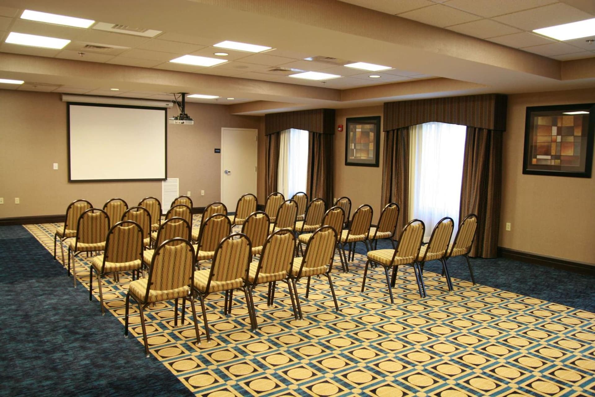 Hampton Inn Topeka gallery photo in Topeka, KS — image 7