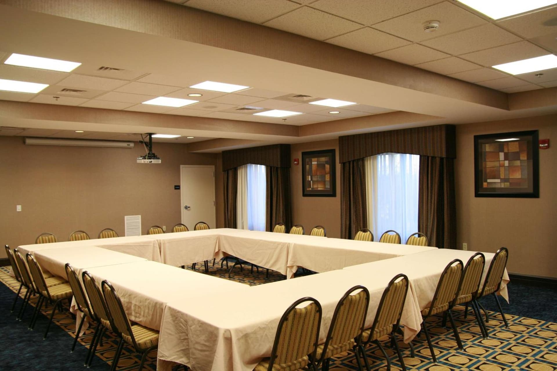 Hampton Inn Topeka gallery photo in Topeka, KS — image 5