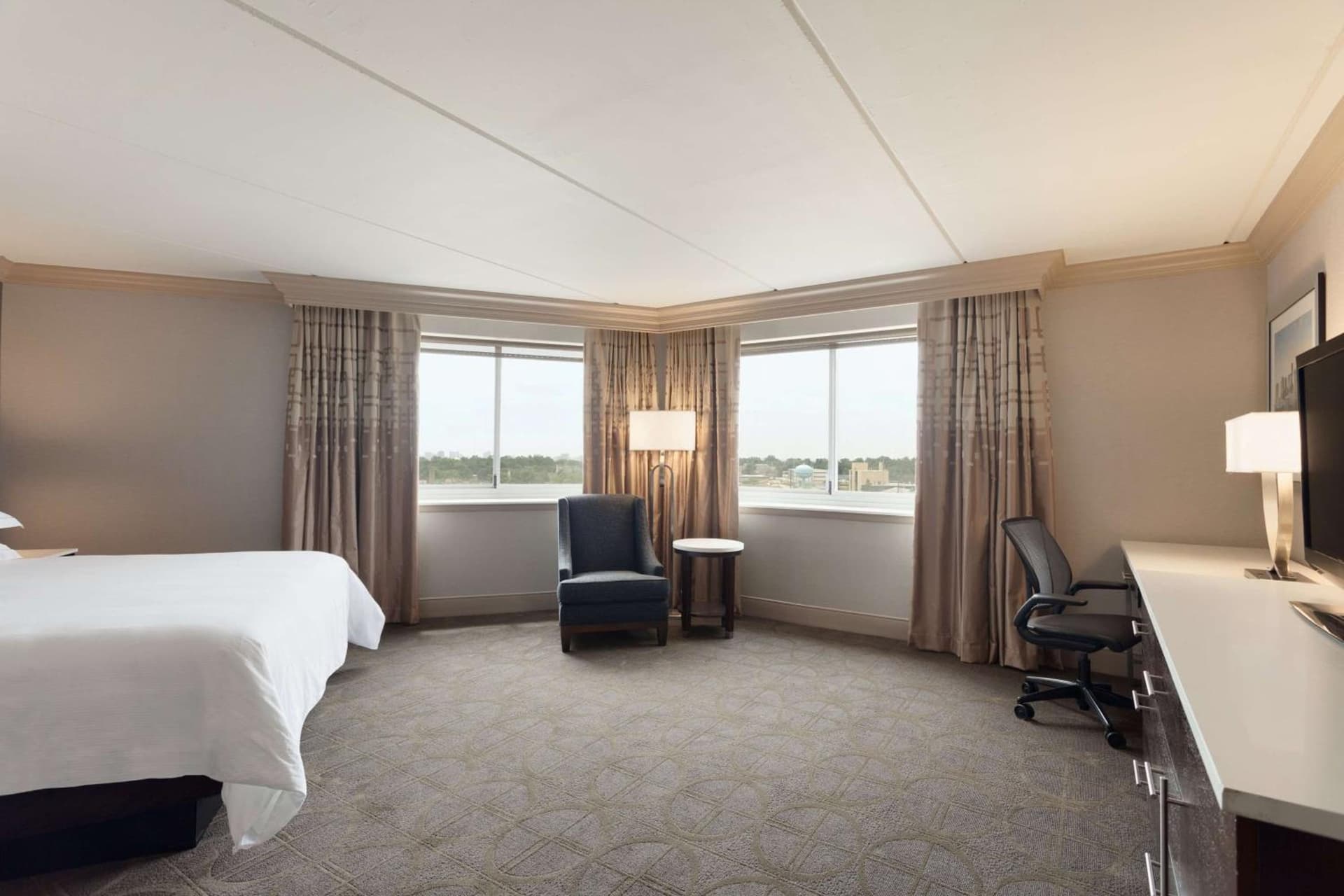 Hilton Philadelphia City Avenue interior in Philadelphia, PA — gallery photo 2