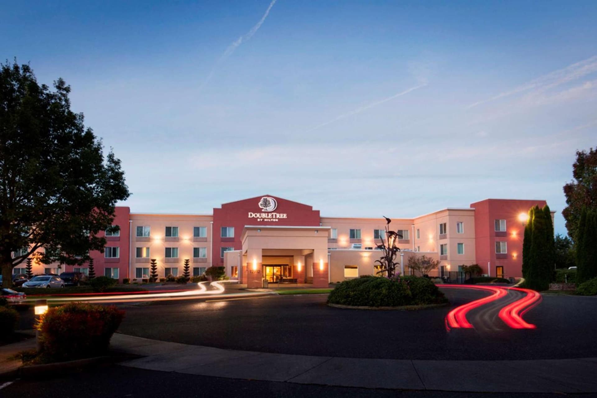 DoubleTree by Hilton Vancouver interior in Vancouver, WA — gallery photo 2