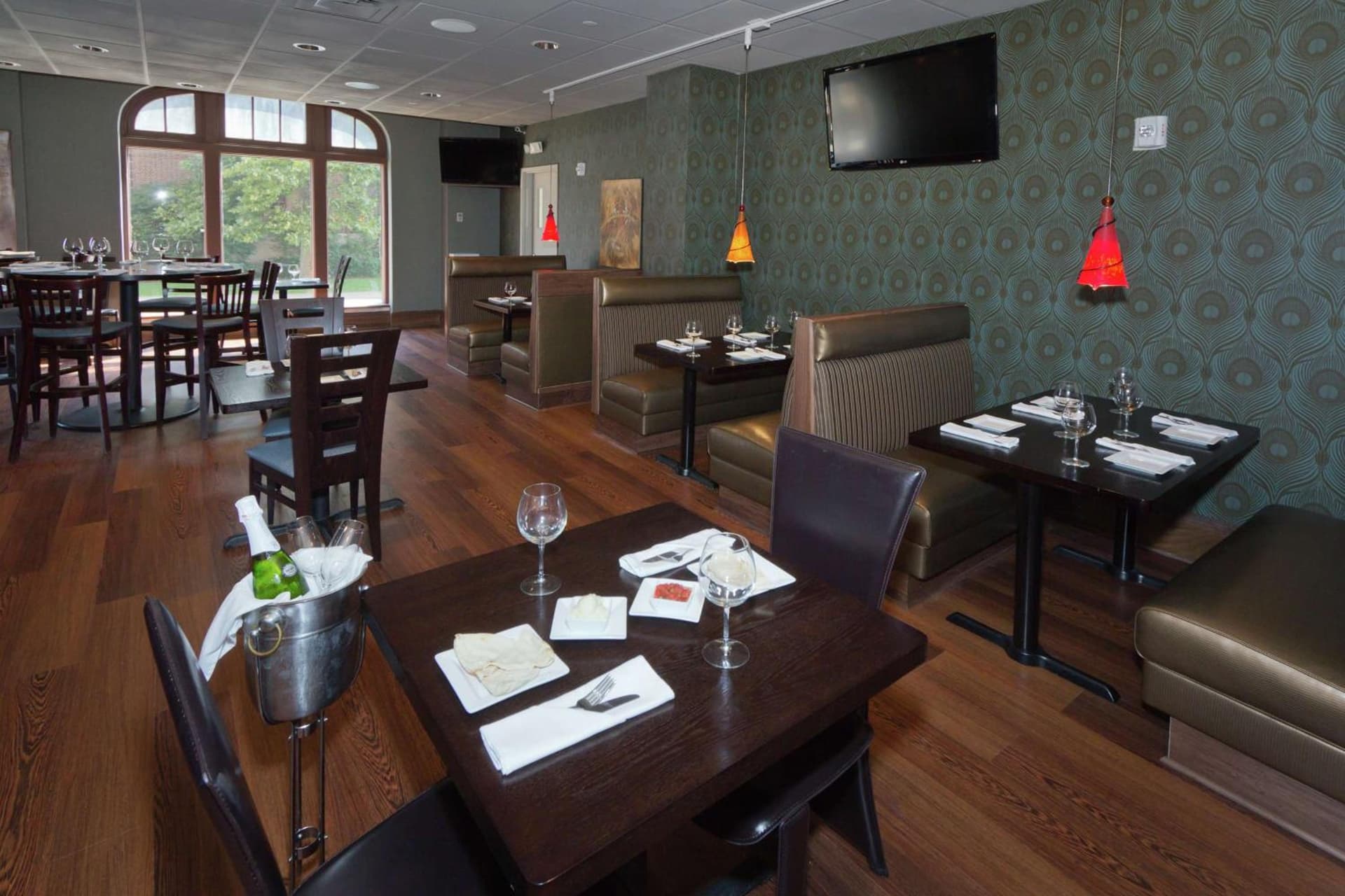 The Tudor Arms Hotel Cleveland - a DoubleTree by Hilton gallery photo in Cleveland, OH — image 12