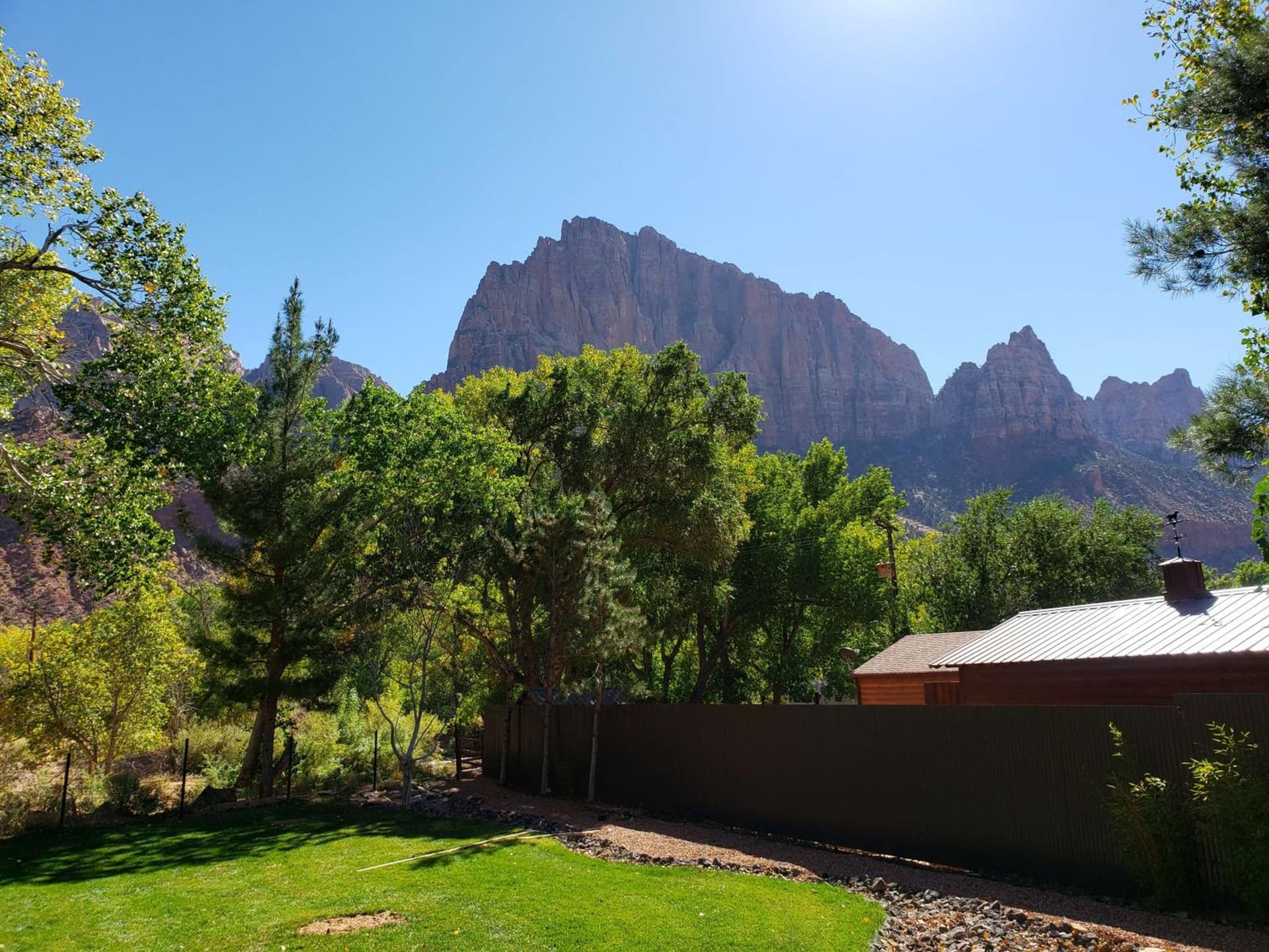 Cliffrose Springdale, Curio Collection By Hilton property views in Springdale, UT — gallery photo 3