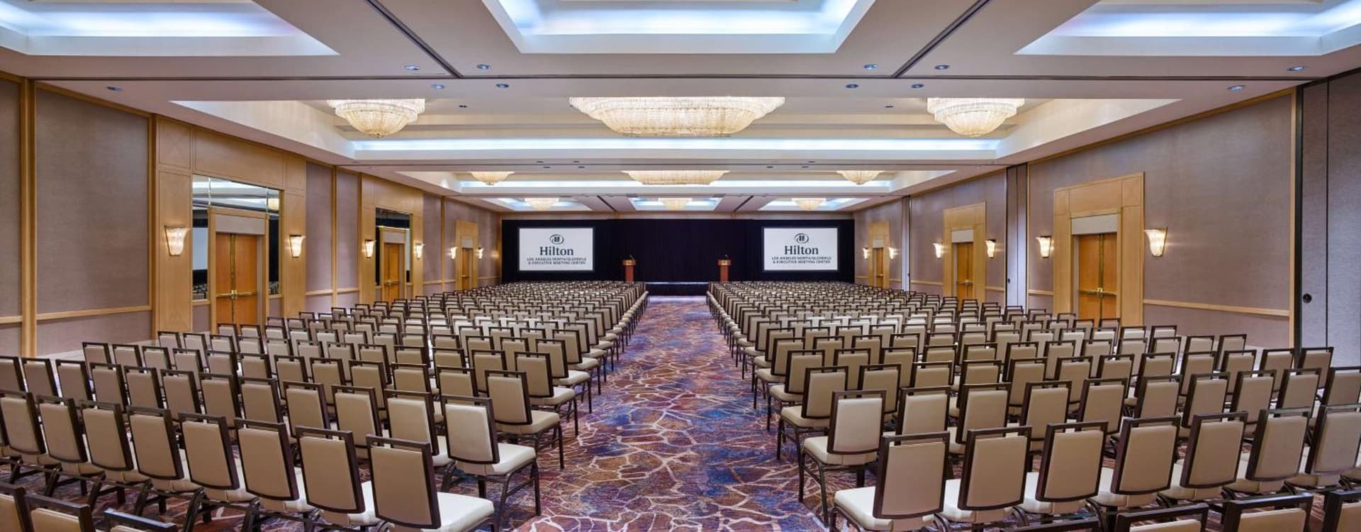 Hilton Los Angeles North-Glendale & Executive Meeting Center property views in Glendale, CA — gallery photo 3