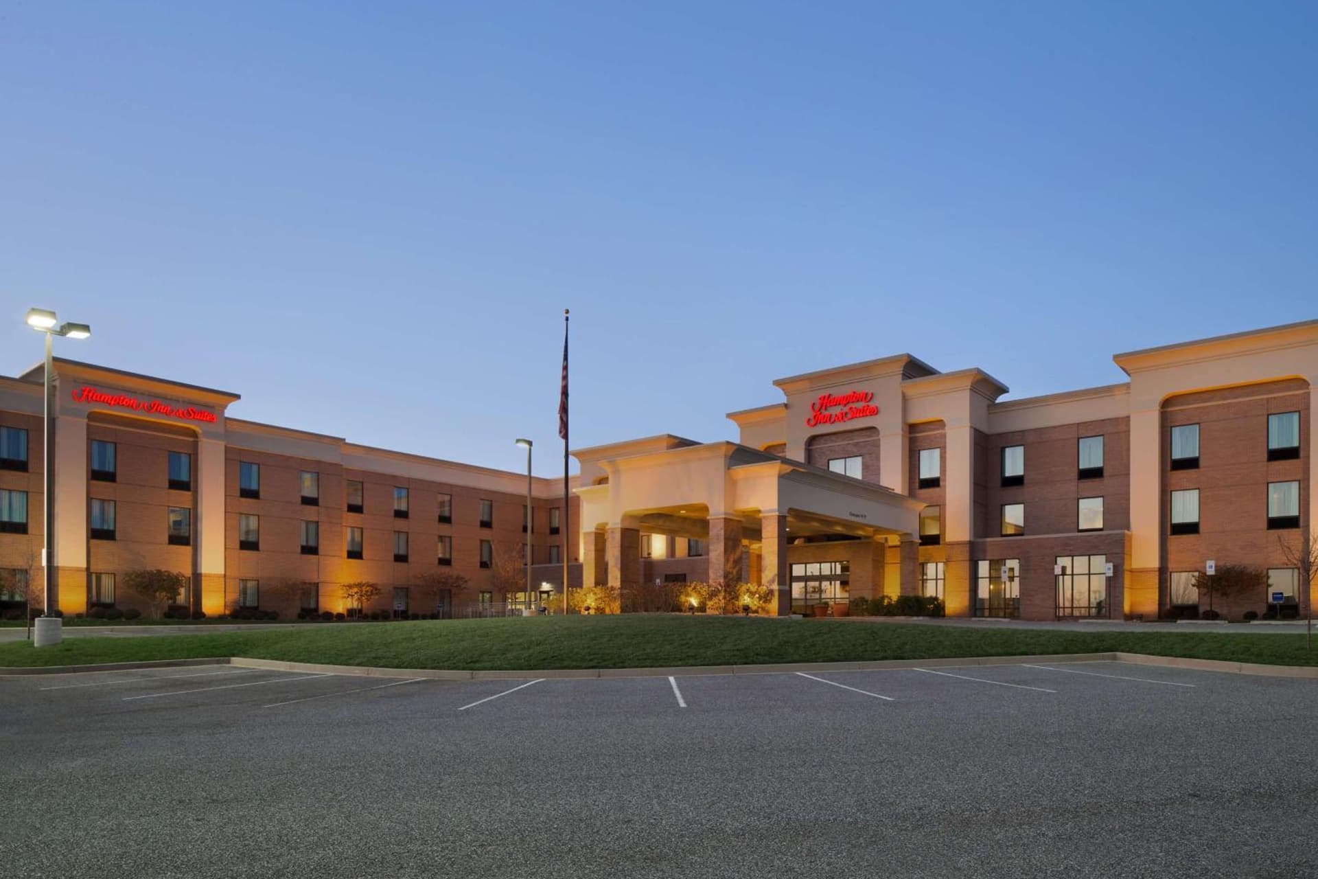 Hampton Inn & Suites Aberdeen/APG South featured exterior or lobby in Edgewood, MD — similar hotel