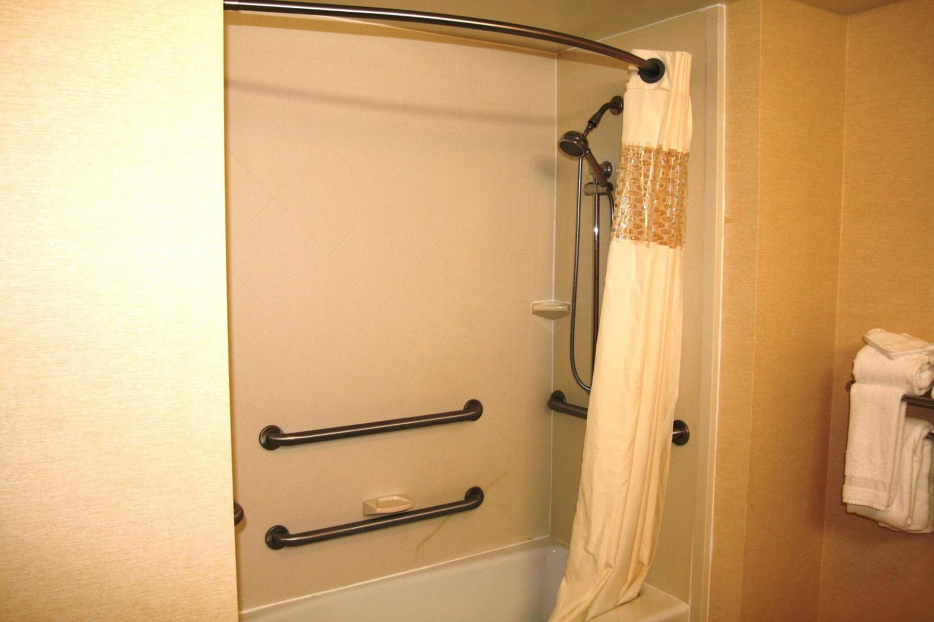 Hampton Inn & Suites Lancaster gallery photo in Lancaster, CA — image 17