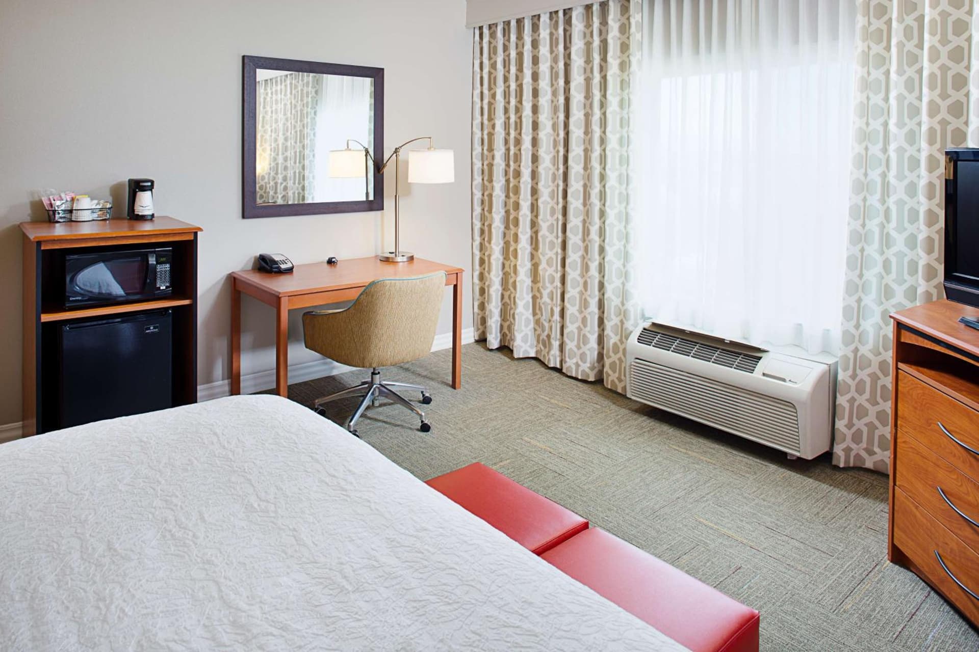 Hampton Inn & Suites Lancaster gallery photo in Lancaster, CA — image 23