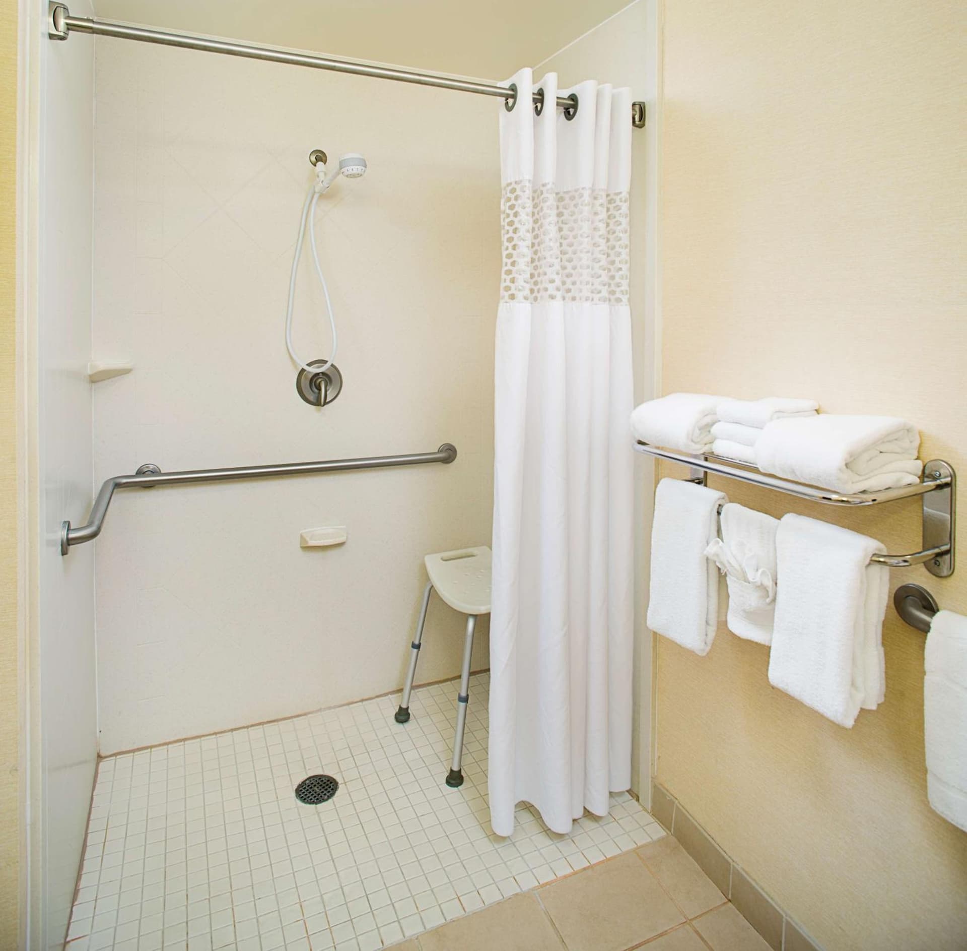 Hampton Inn & Suites Lancaster gallery photo in Lancaster, CA — image 30